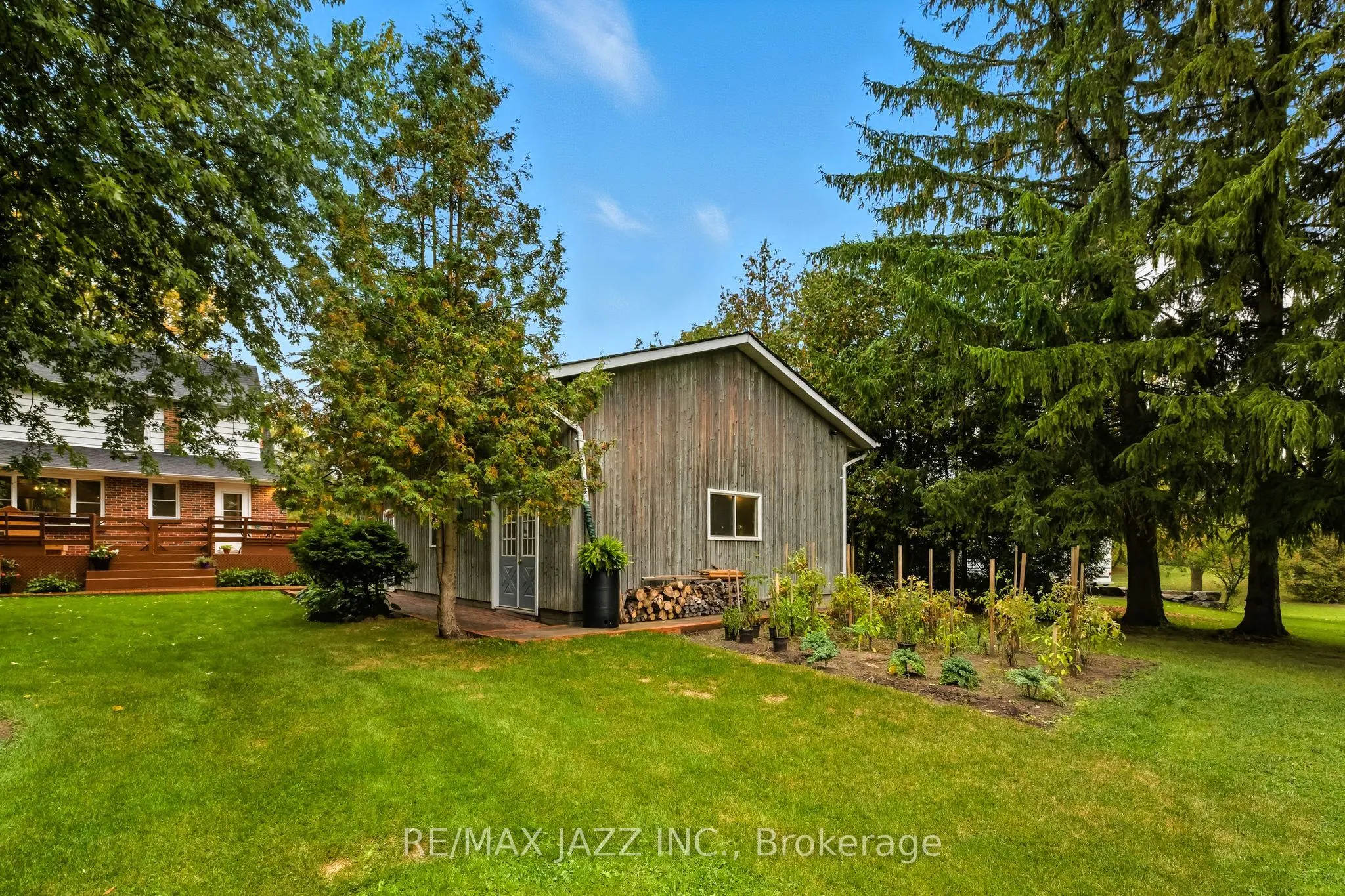 73 Columbus Road E