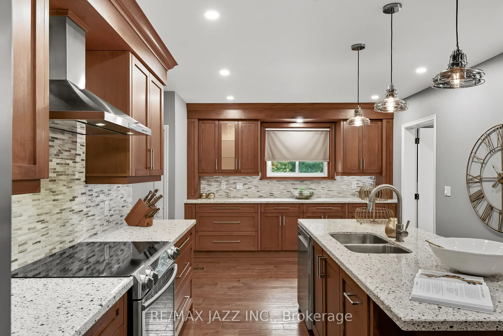 73 Columbus Road E
