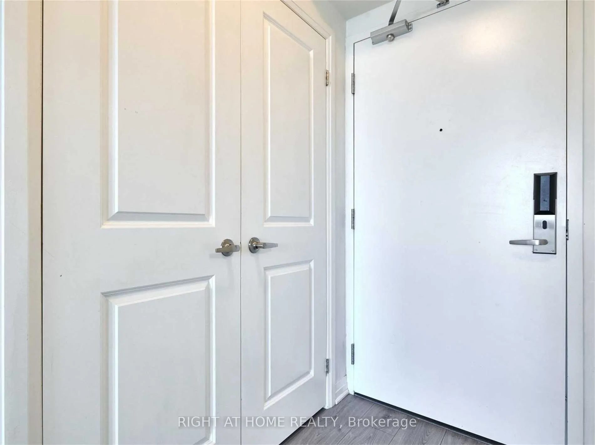 1900 Simcoe Street, #603