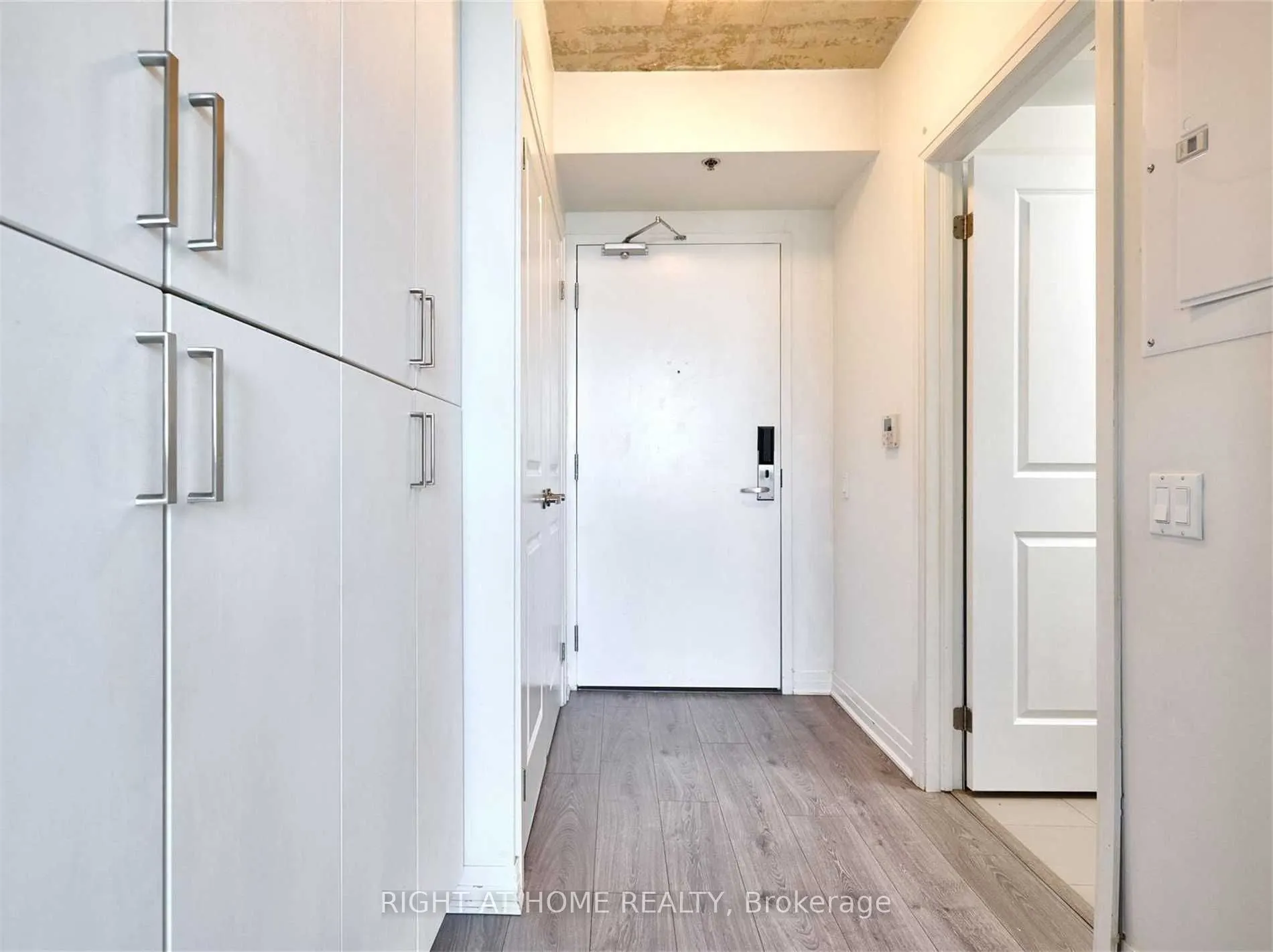 1900 Simcoe Street, #603