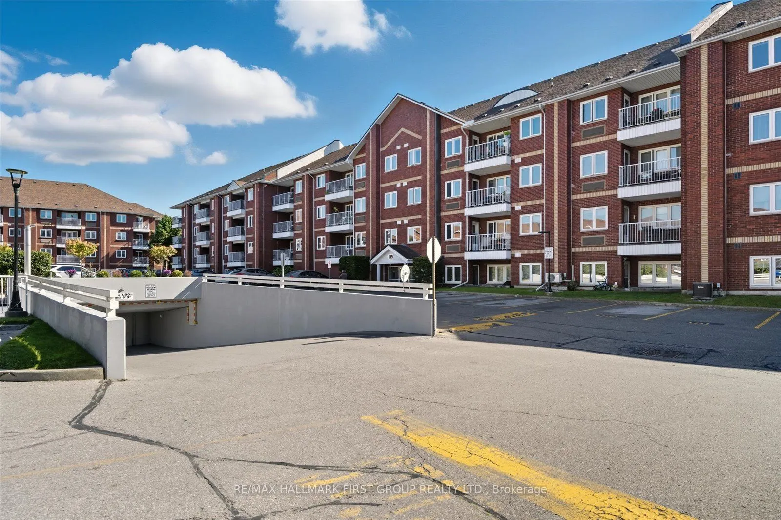 189 Lake Driveway W, #419