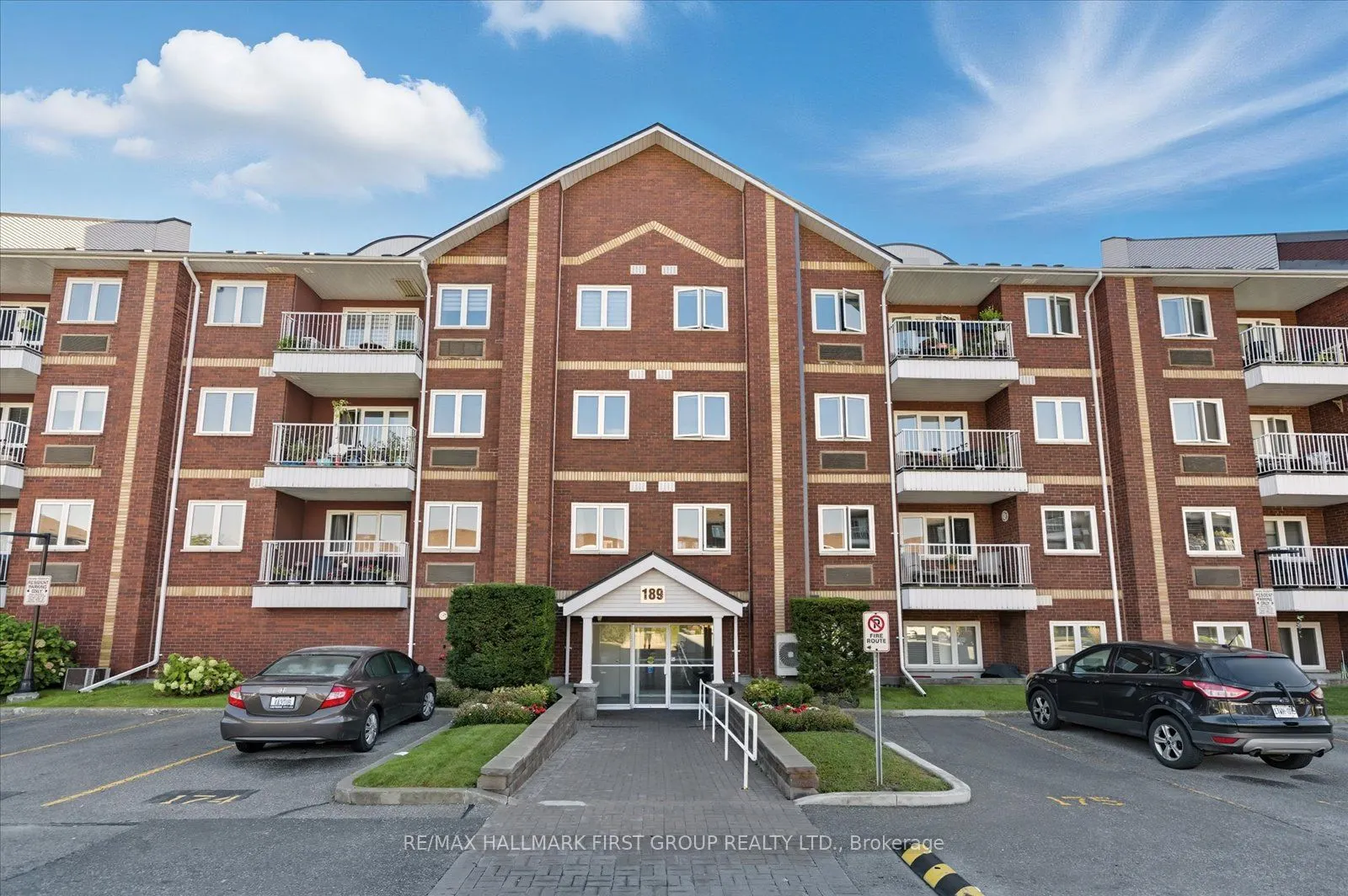 189 Lake Driveway W, #419