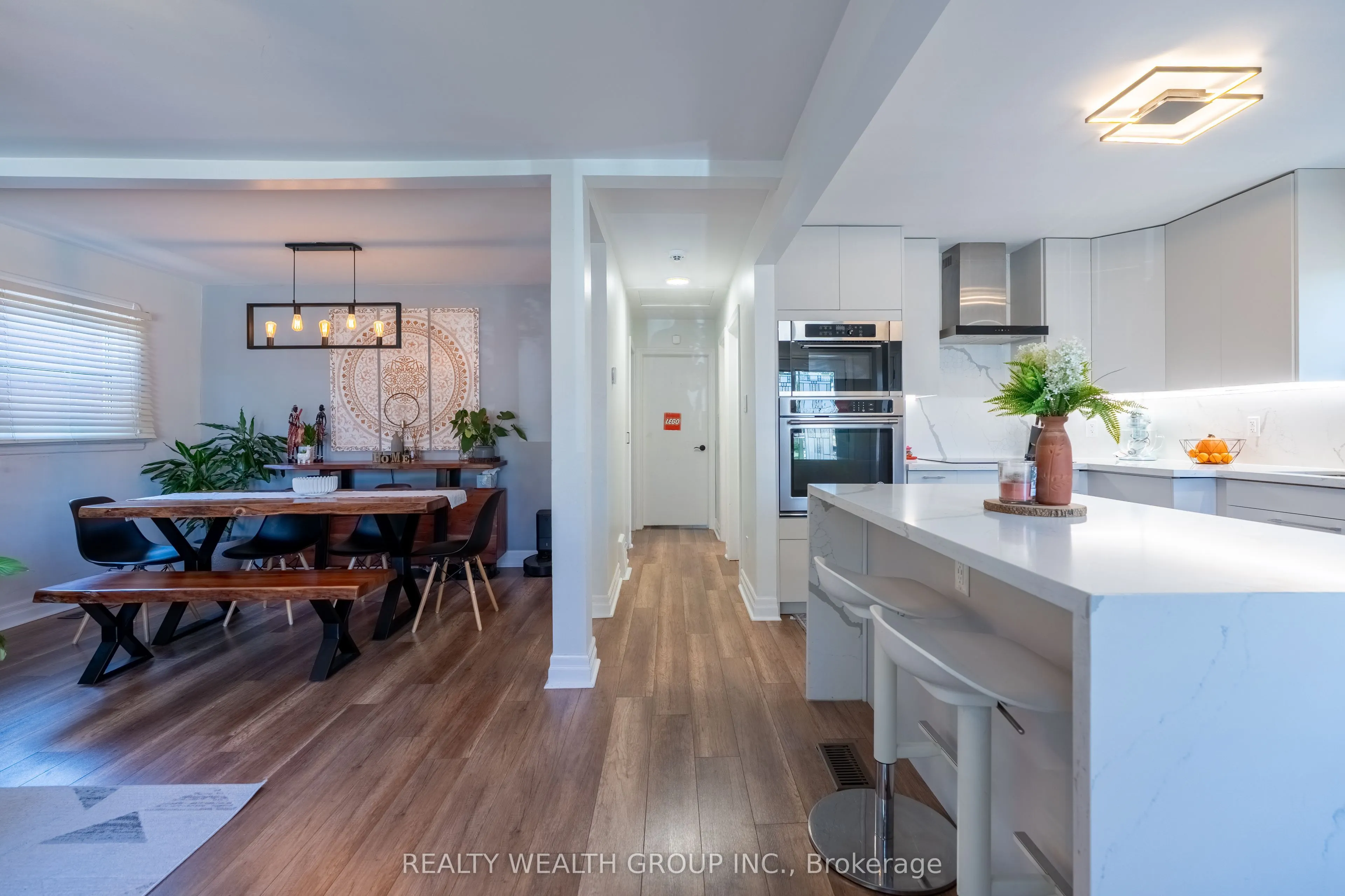 43 Medhurst Road W