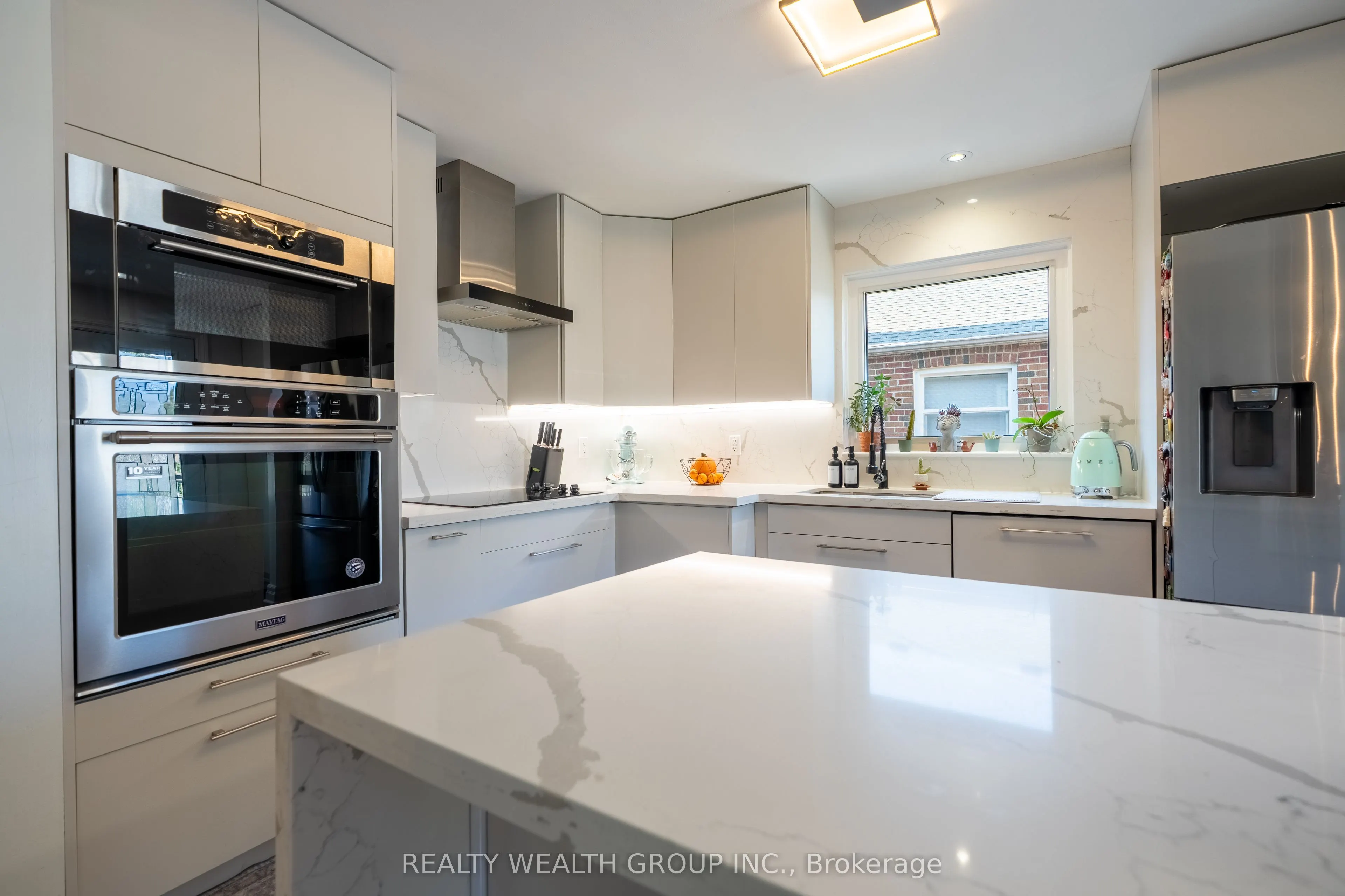 43 Medhurst Road W