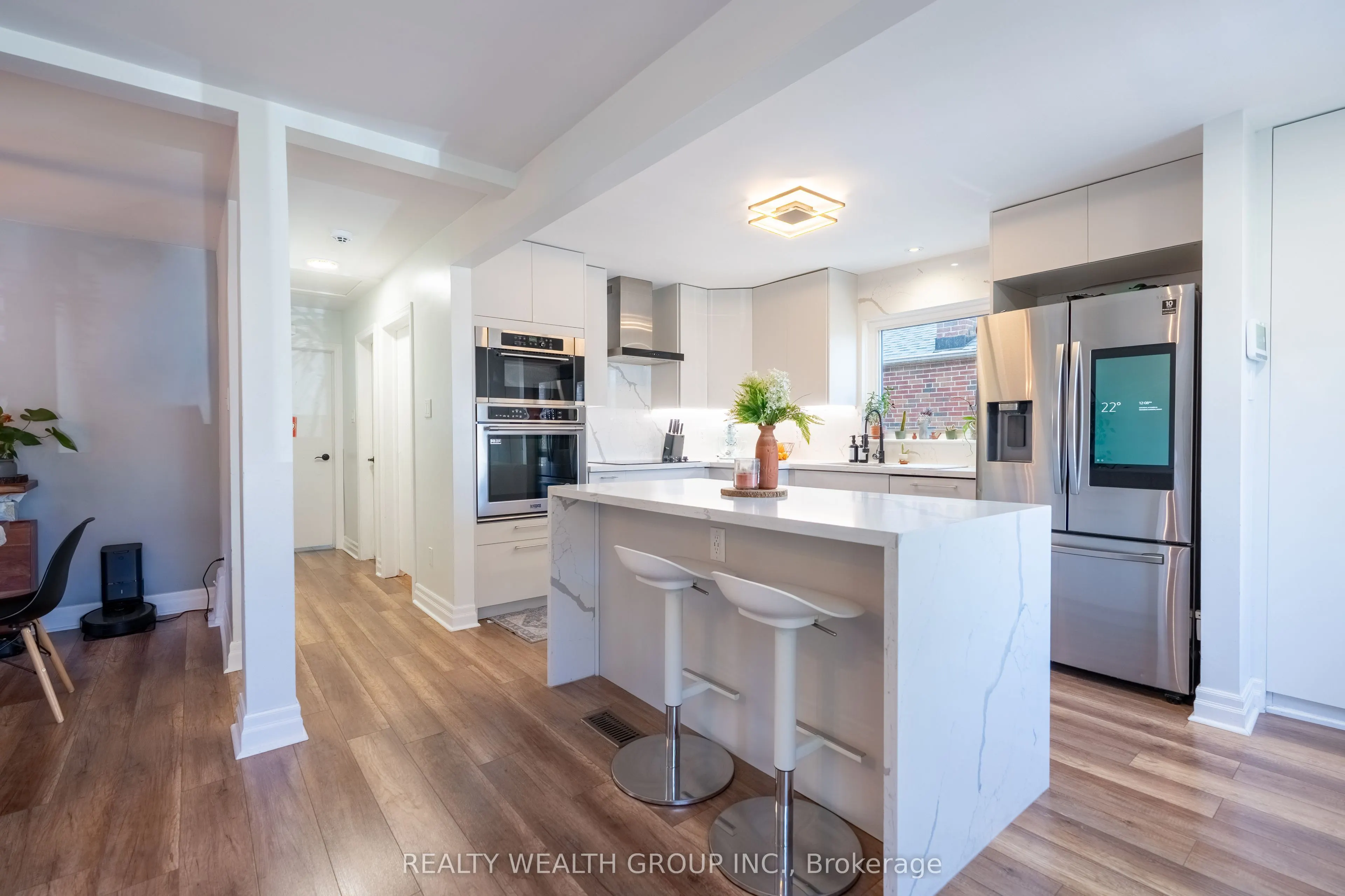 43 Medhurst Road W
