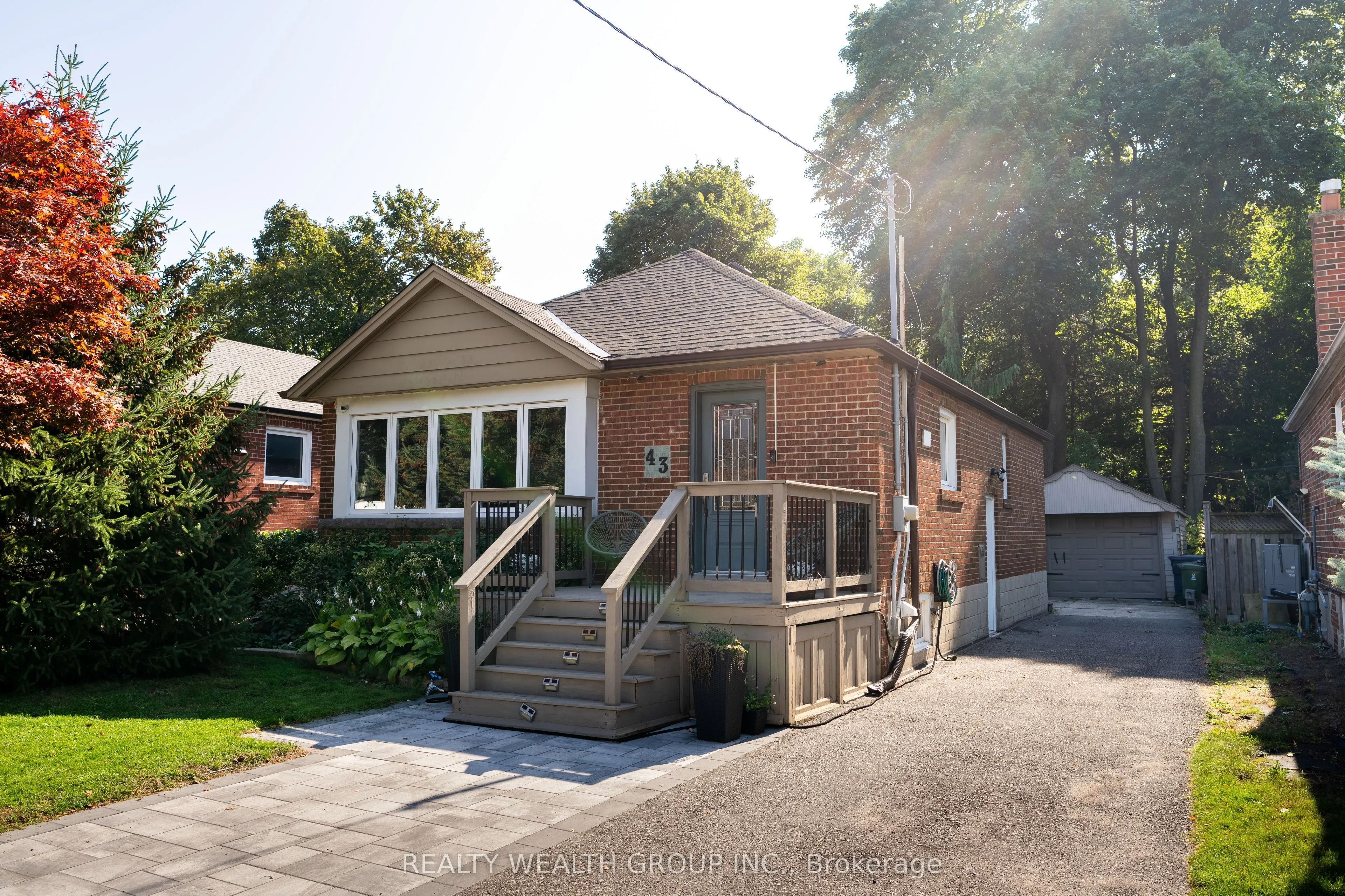 43 Medhurst Road W
