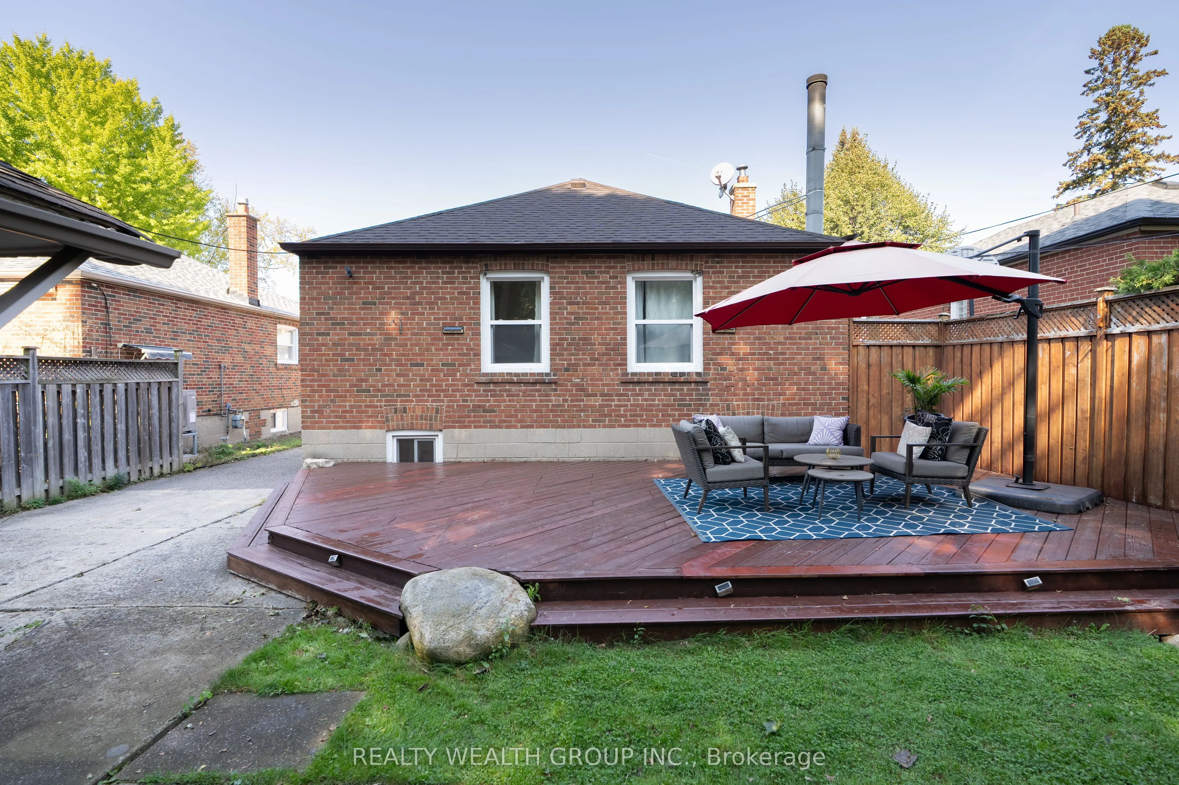 43 Medhurst Road W
