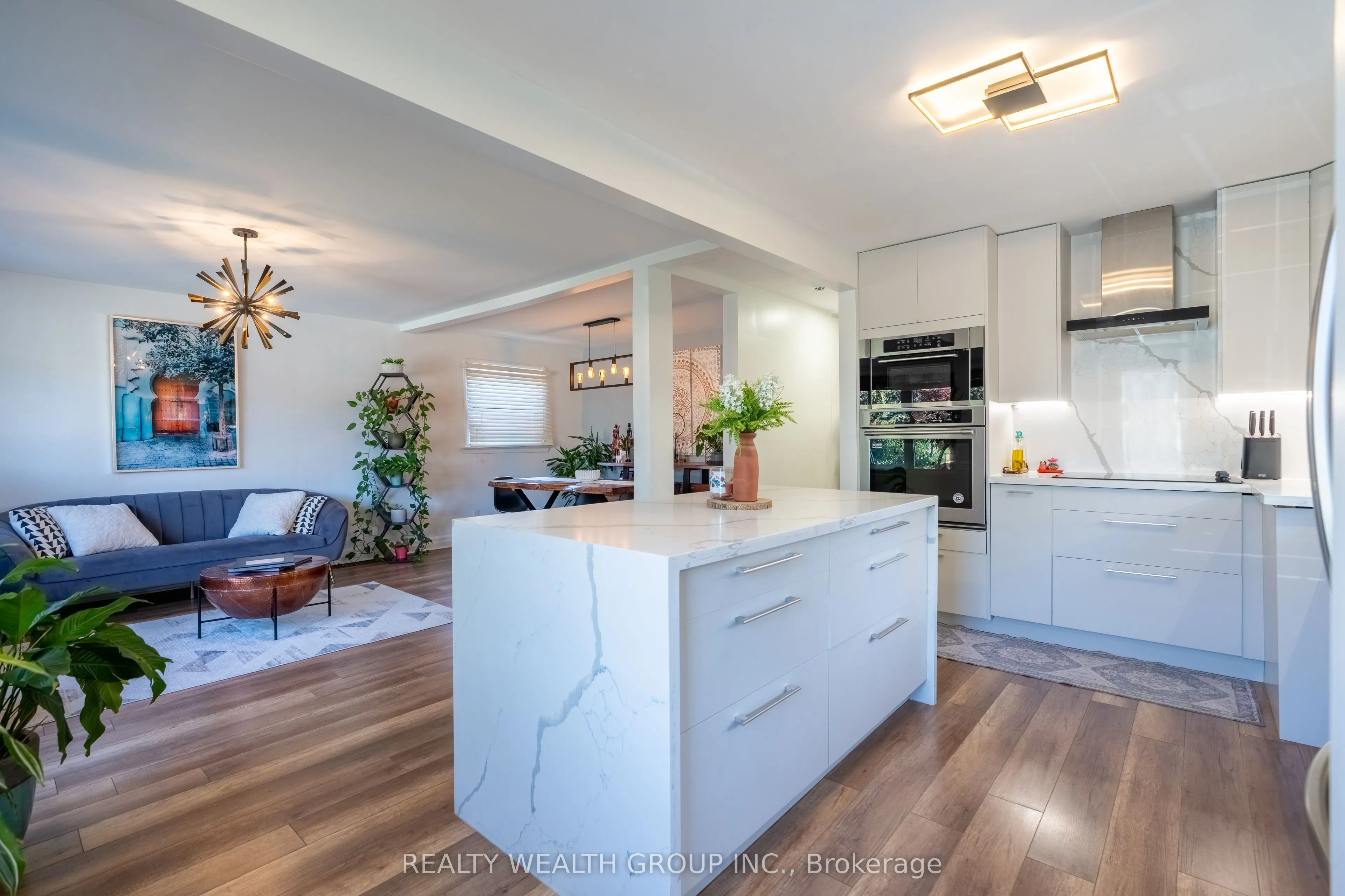 43 Medhurst Road W