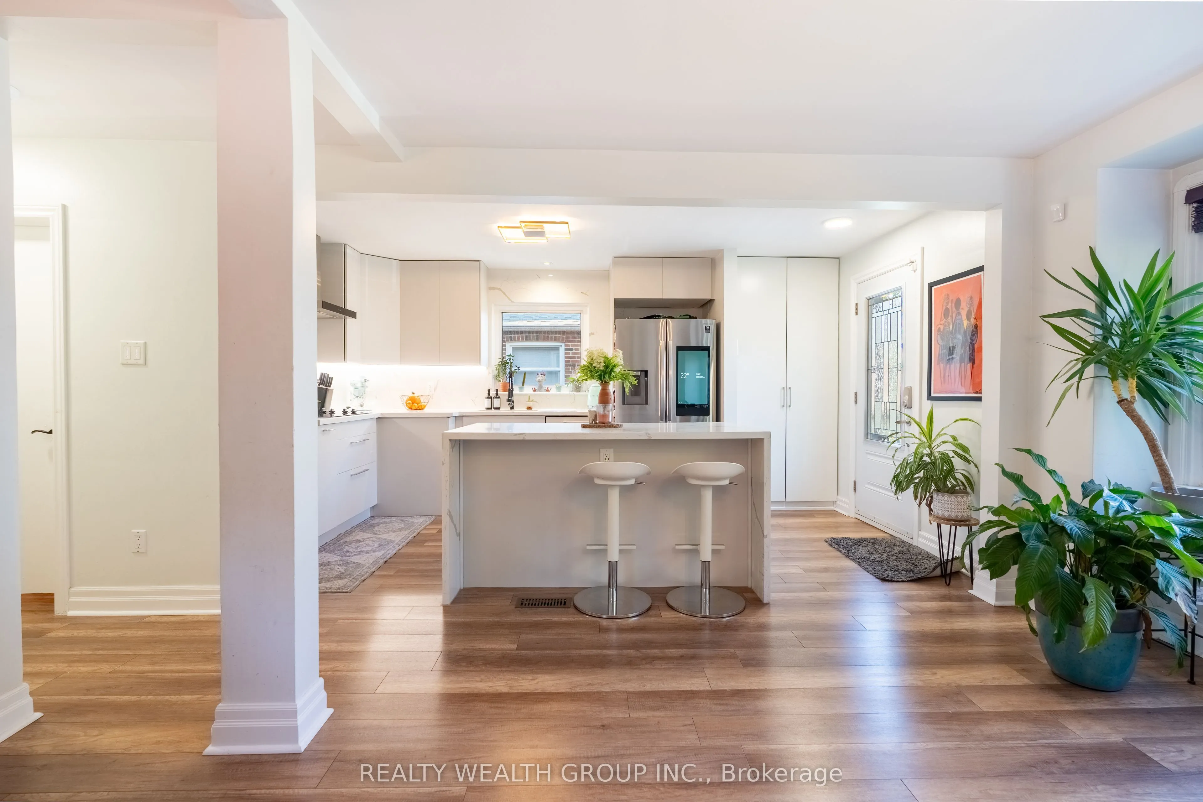 43 Medhurst Road W