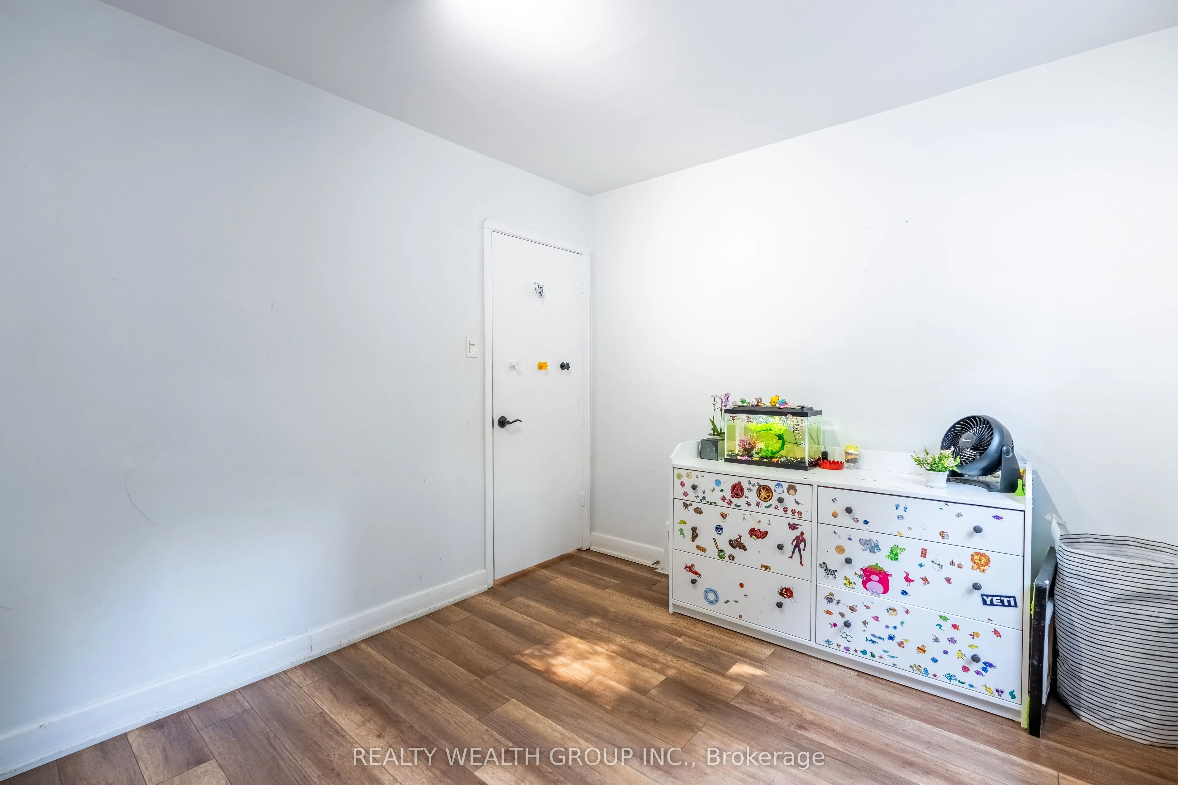 43 Medhurst Road W