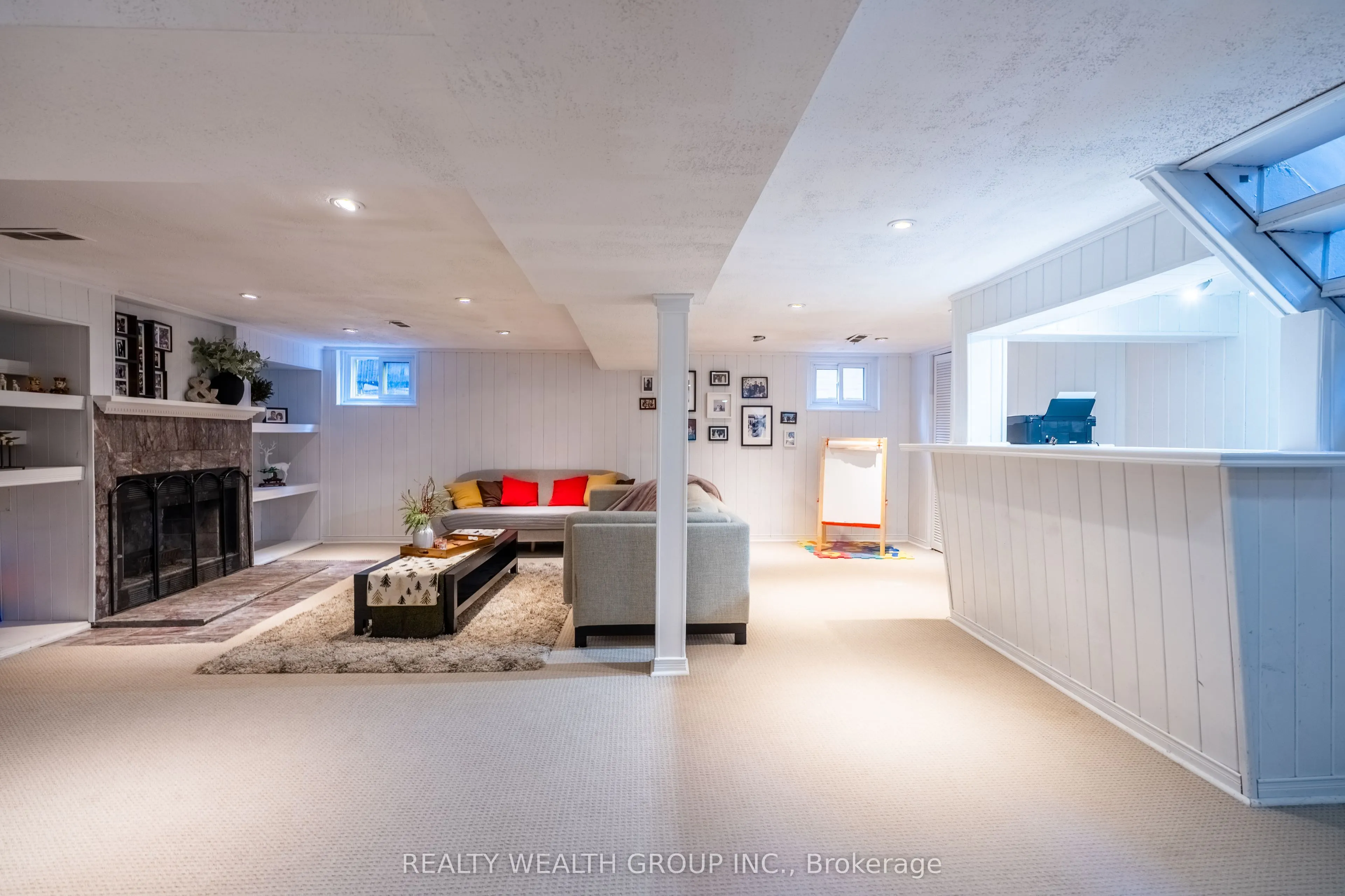 43 Medhurst Road W