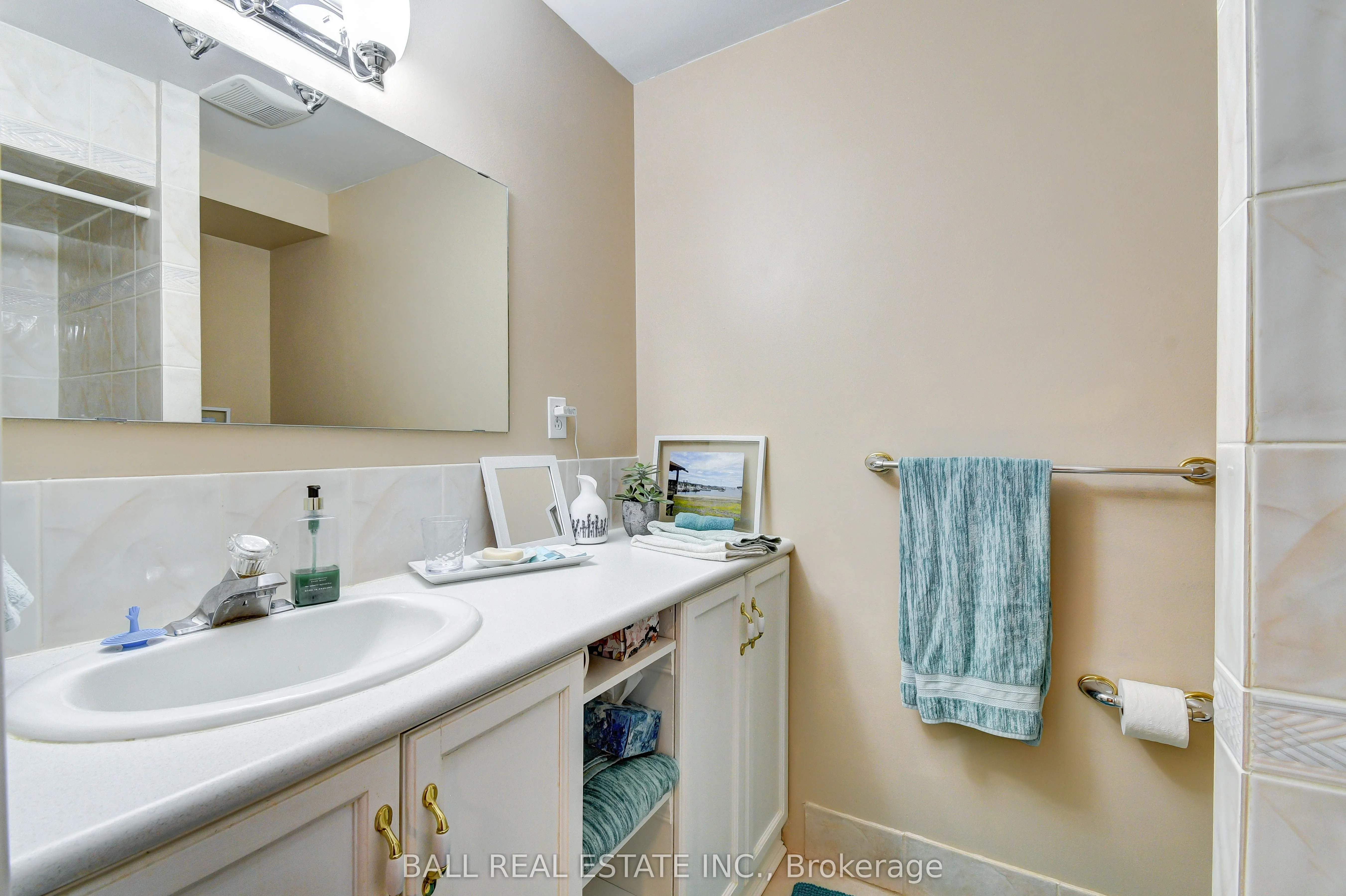 1720 Woodgate Trail