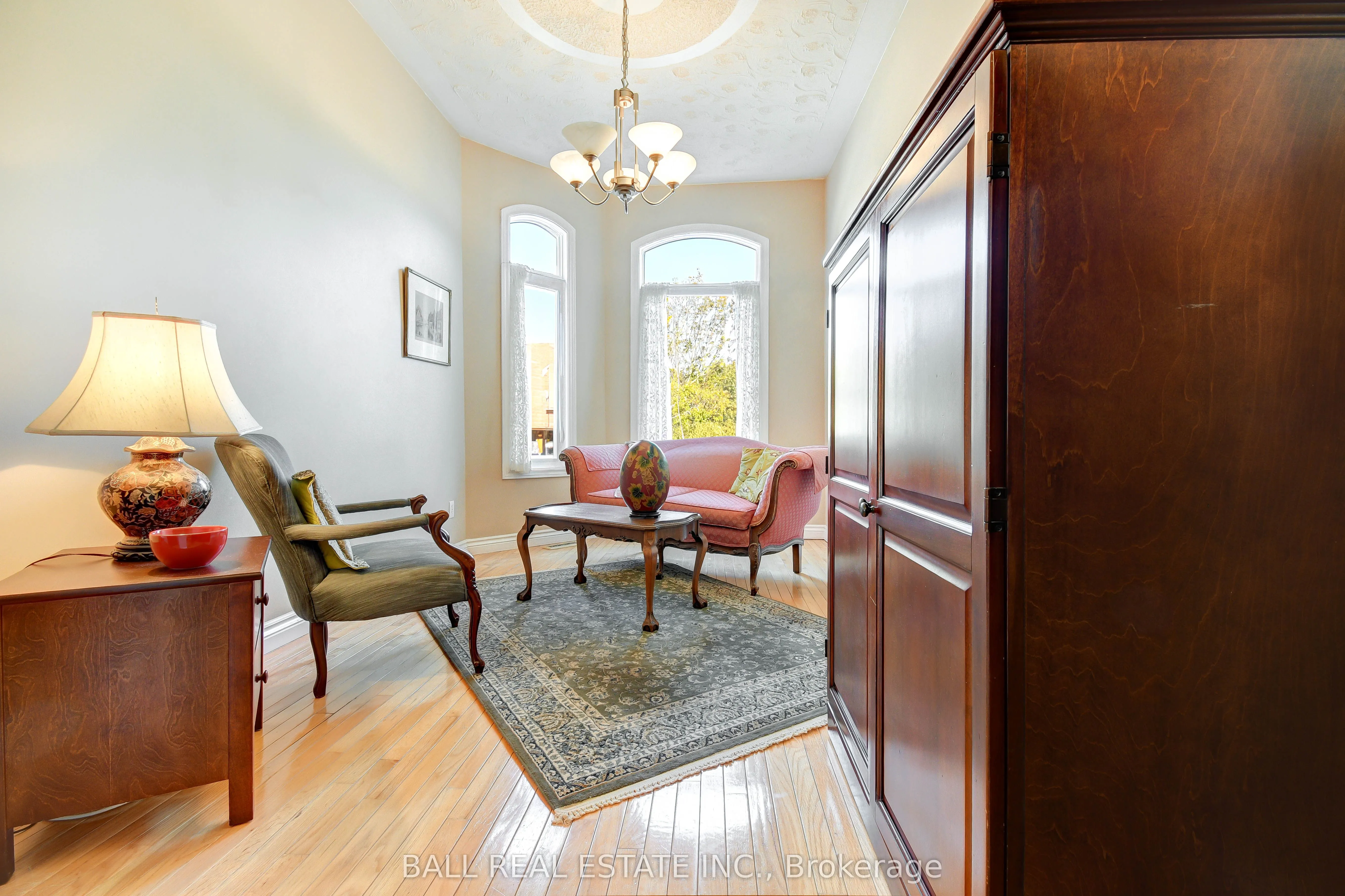 1720 Woodgate Trail