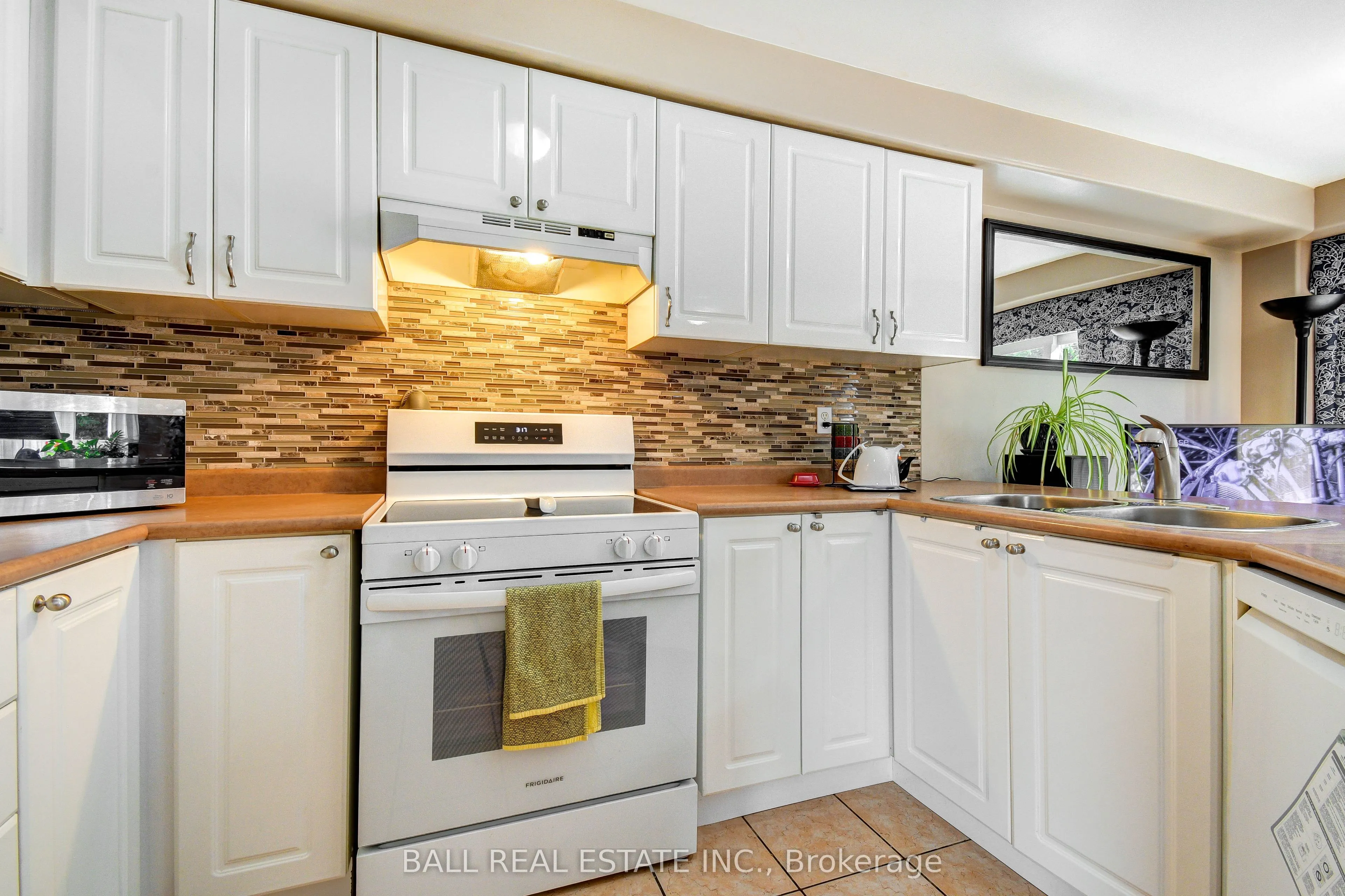 1720 Woodgate Trail