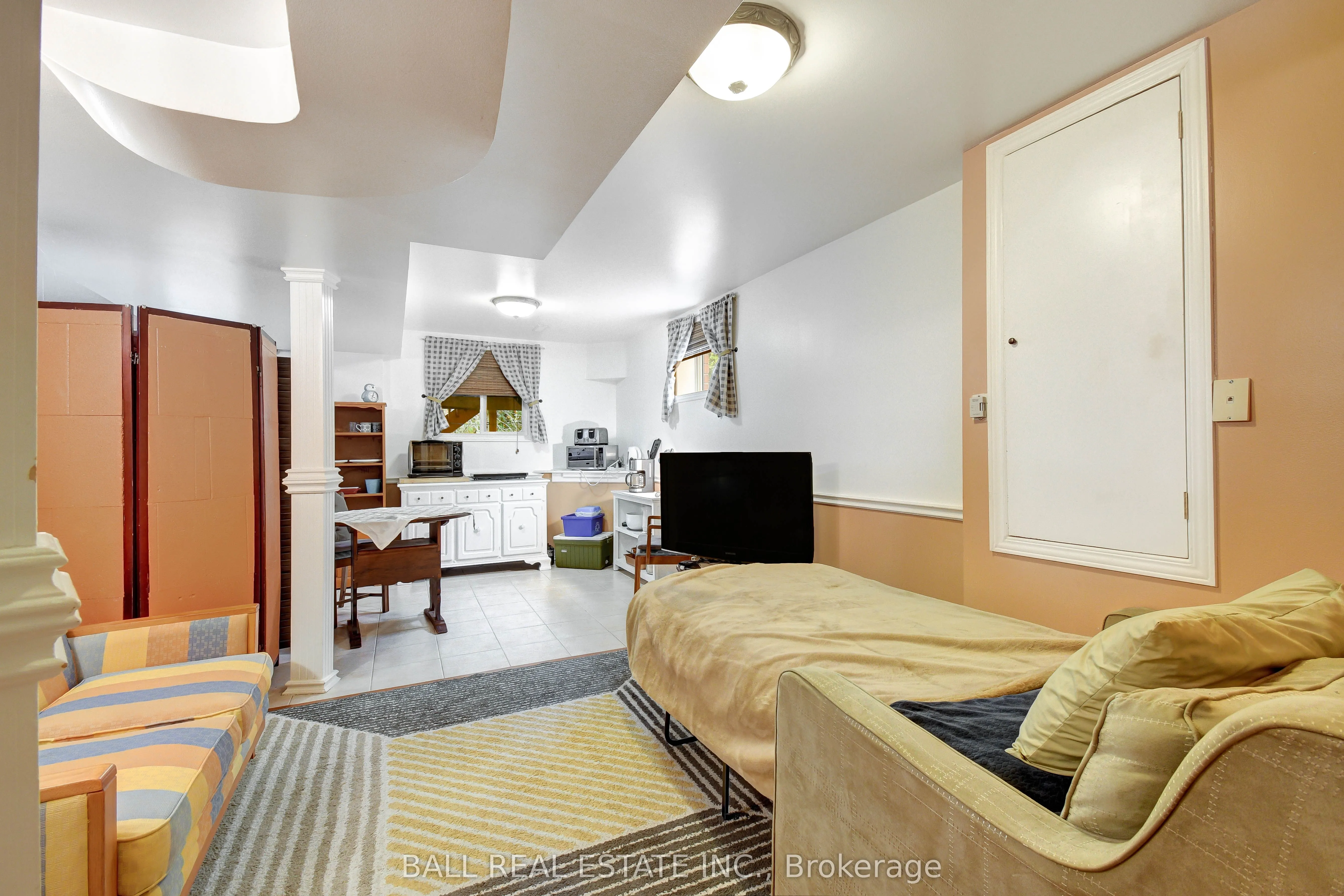 1720 Woodgate Trail