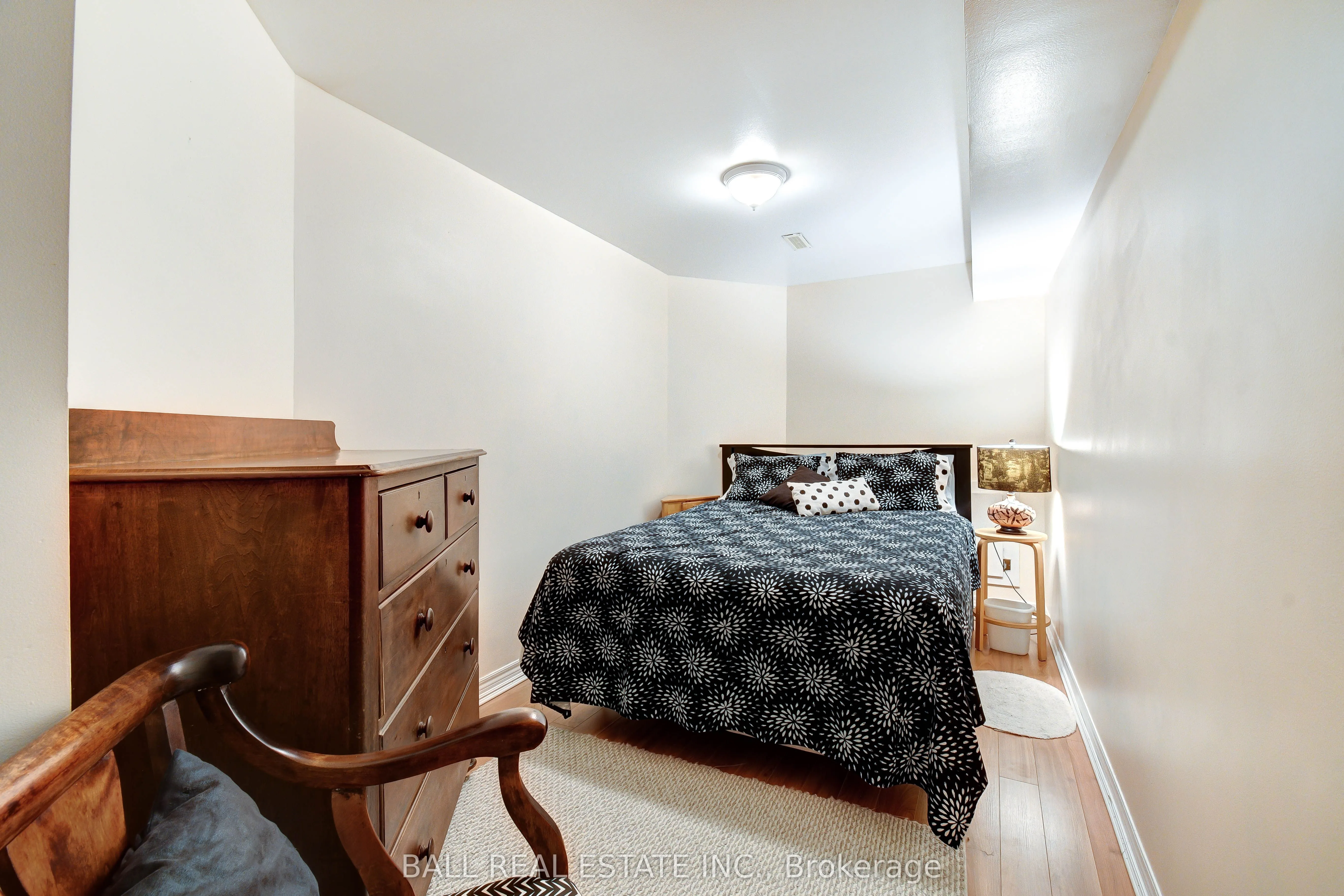 1720 Woodgate Trail