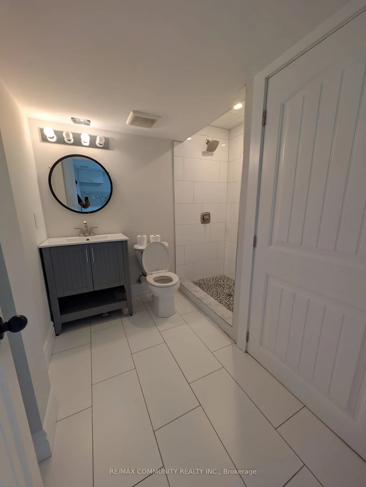 837 Glenrush Street, #Basement