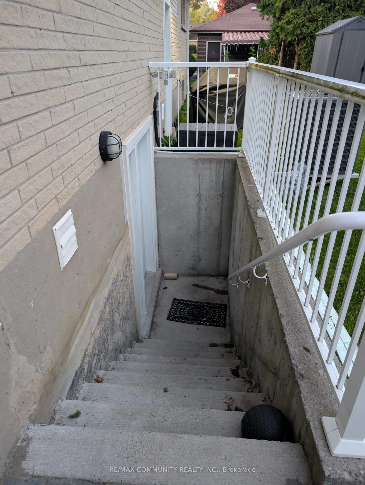 837 Glenrush Street, #Basement