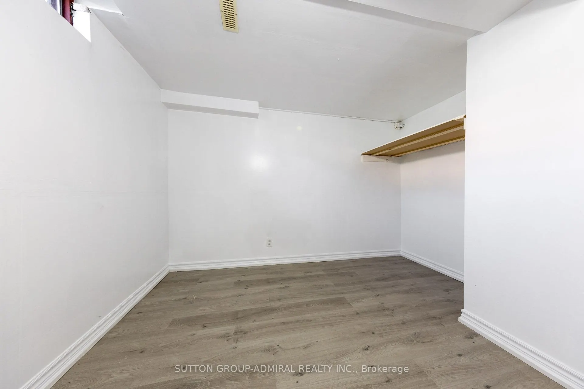 46 Canmore Boulevard