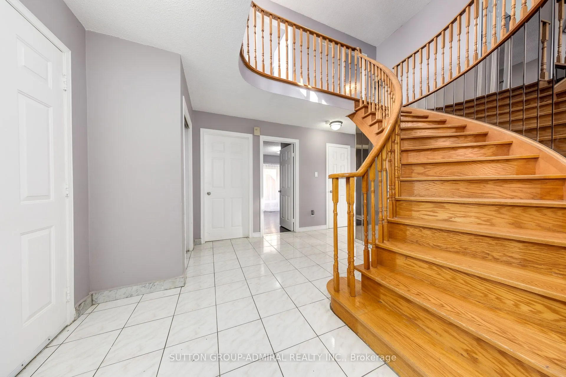 46 Canmore Boulevard