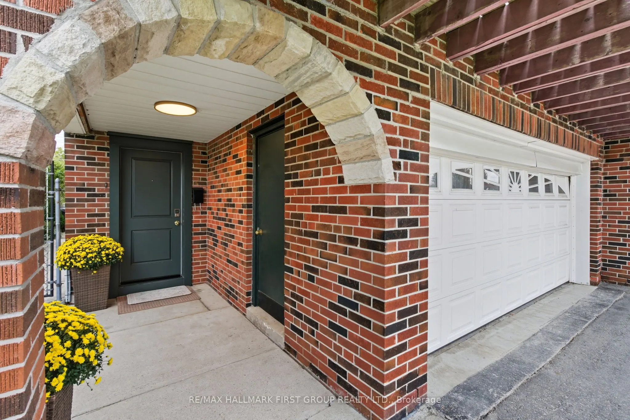 194 Fairglen Avenue