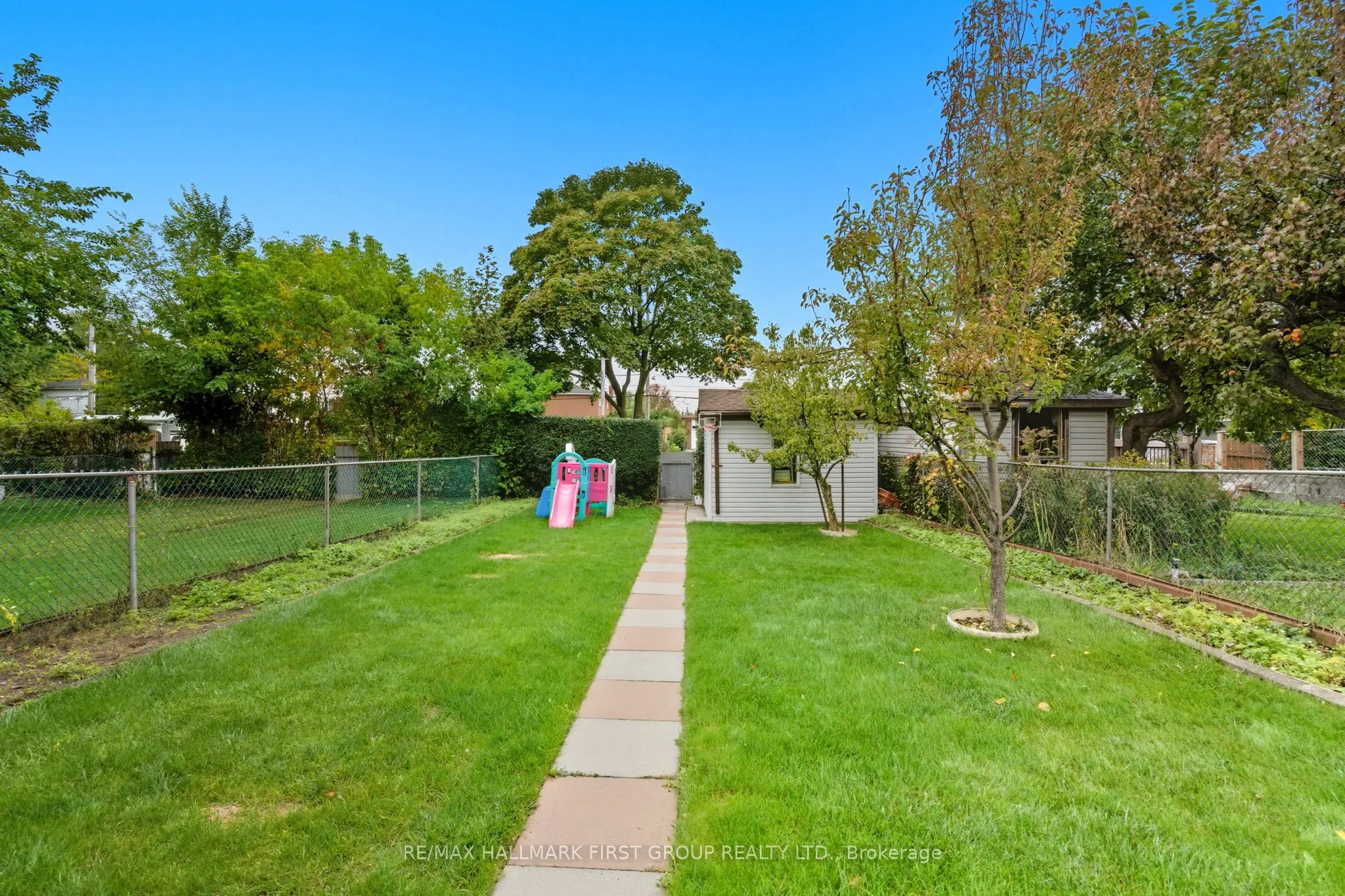 194 Fairglen Avenue