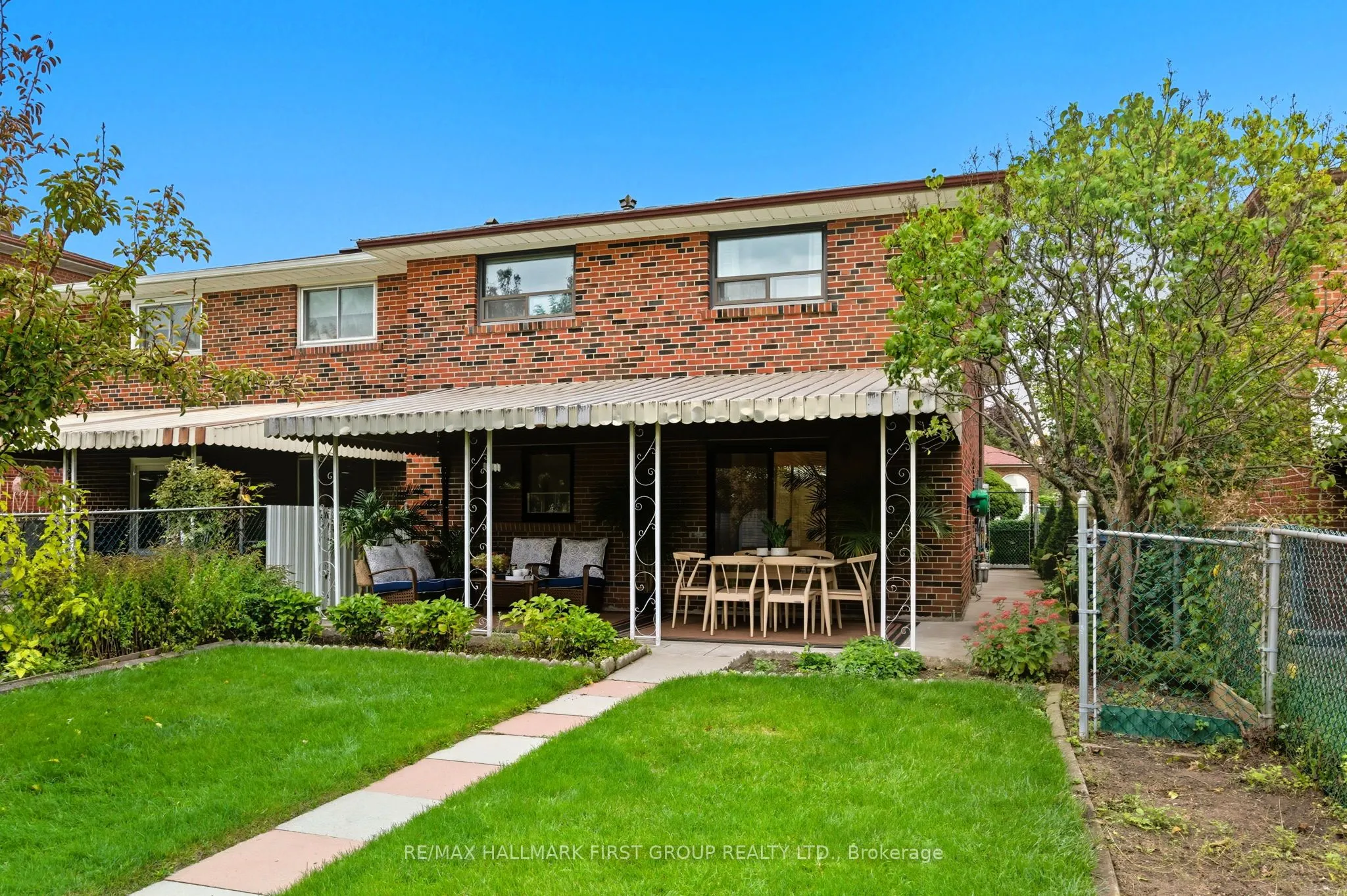 194 Fairglen Avenue