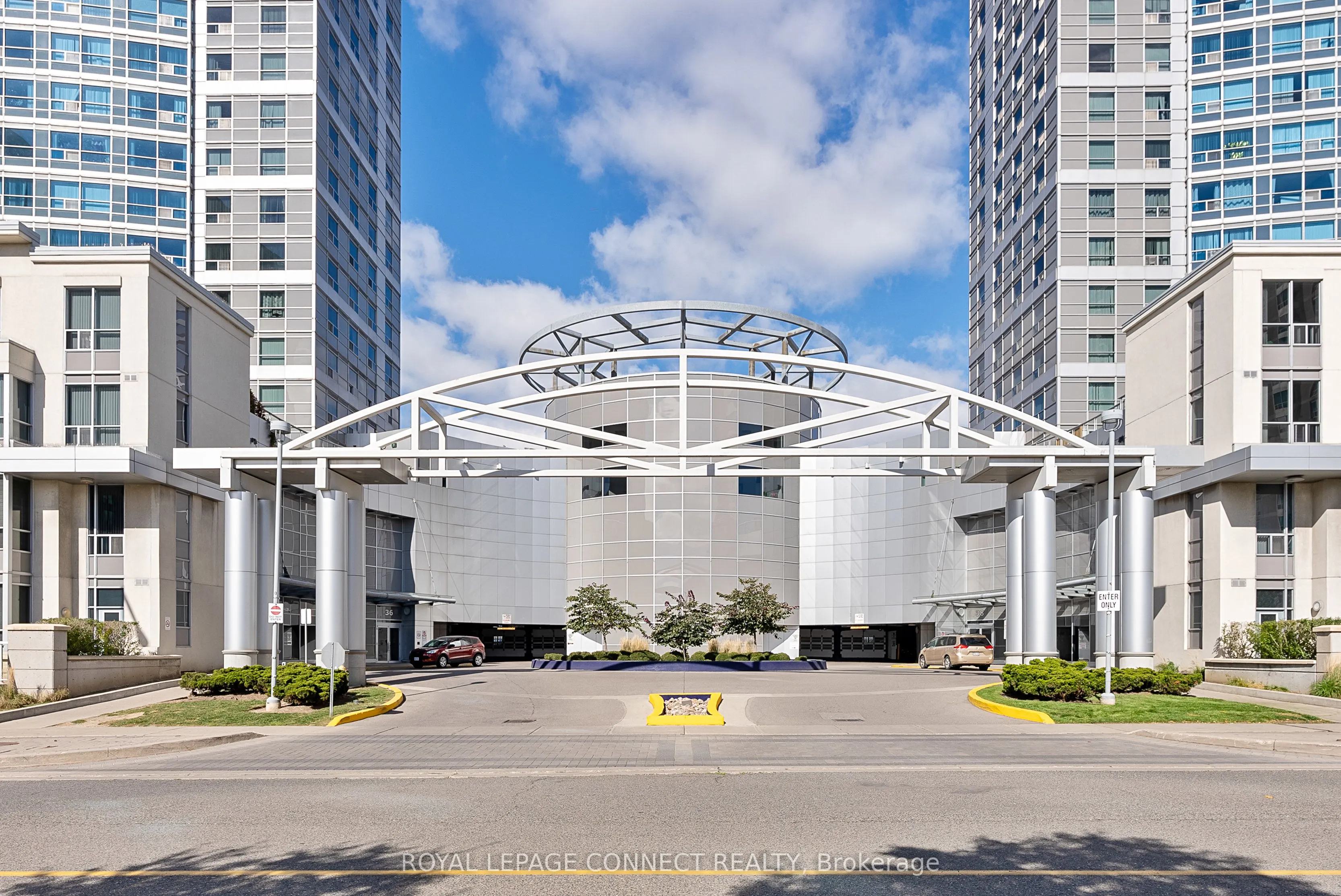 36 Lee Centre Drive, #1712