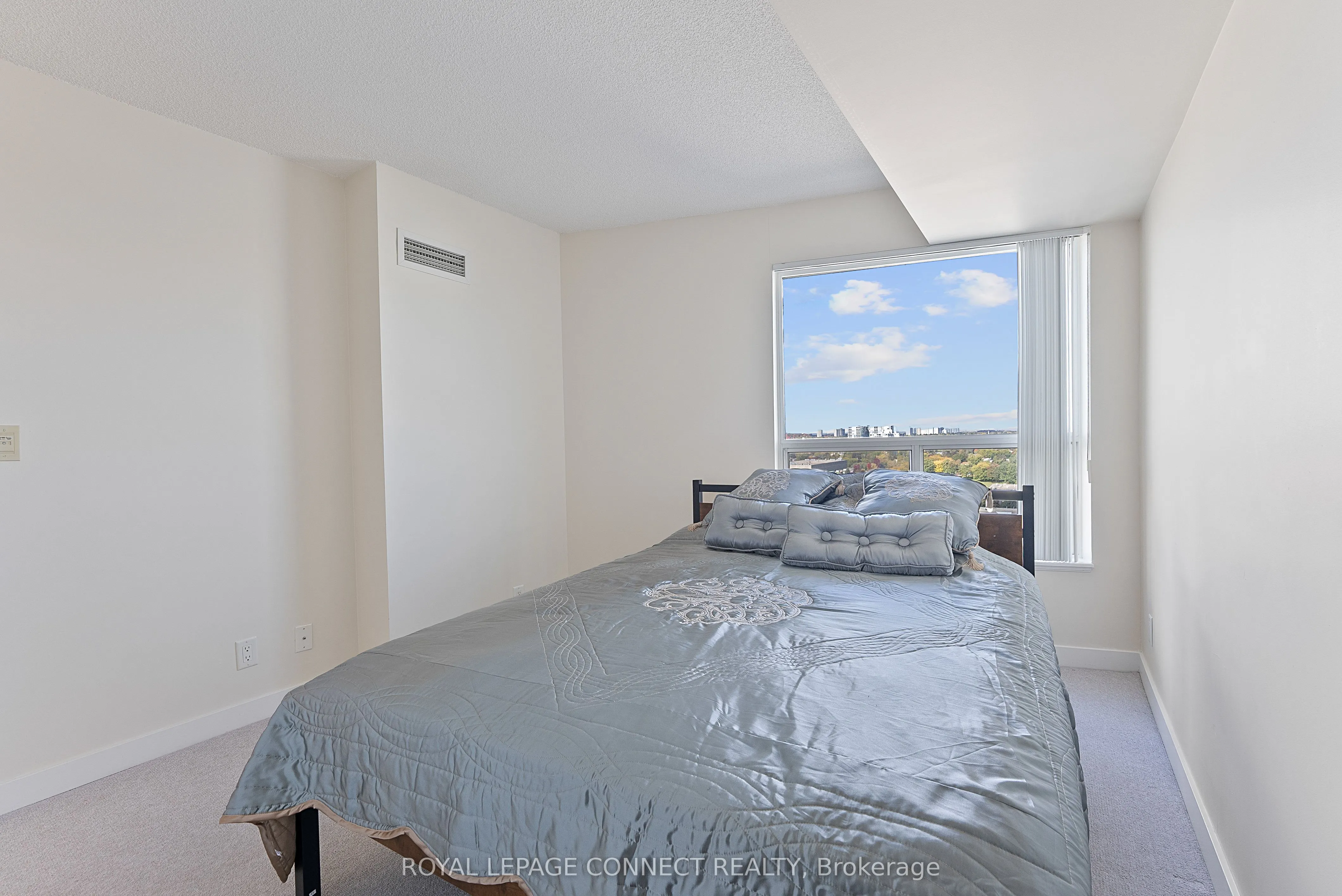36 Lee Centre Drive, #1712