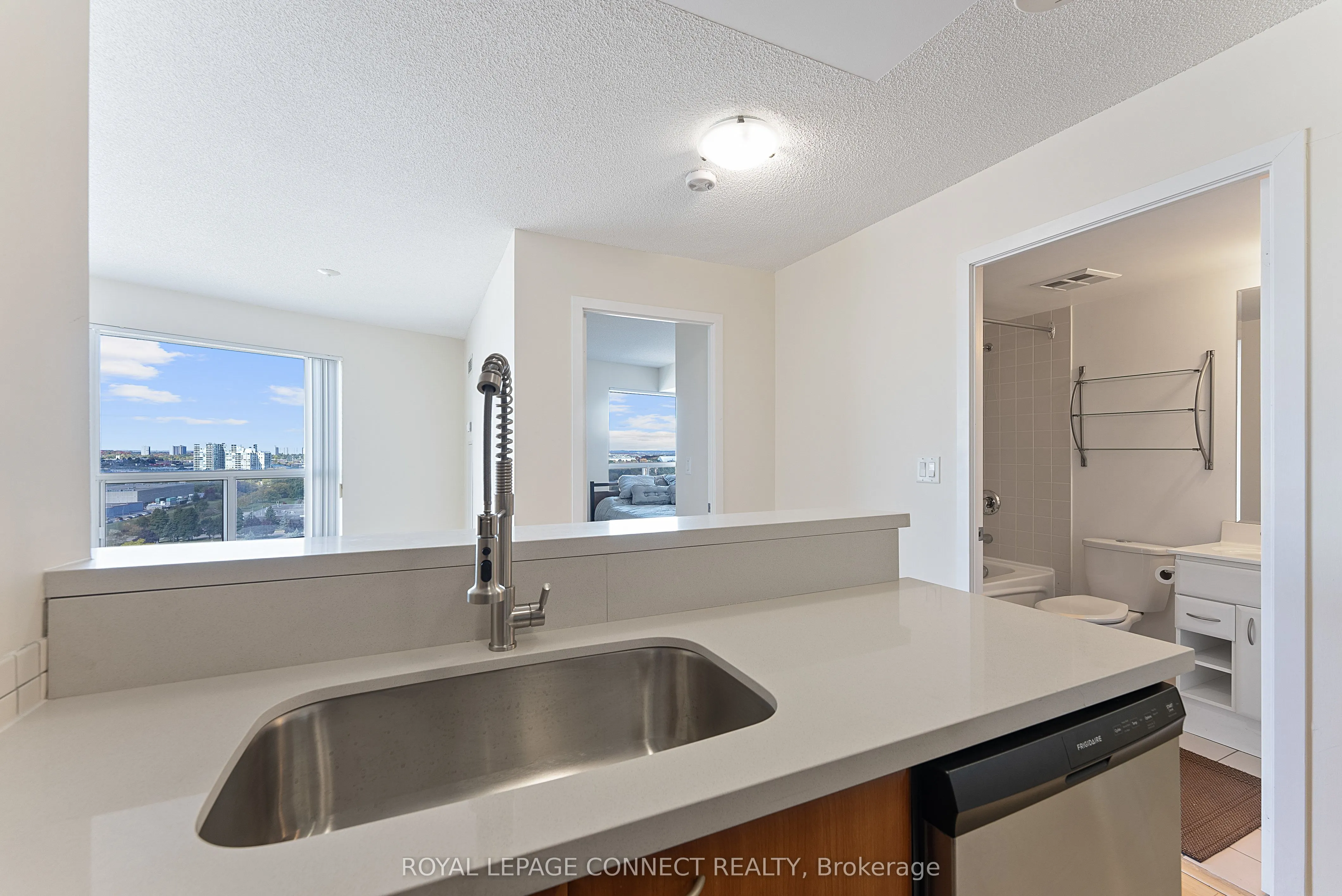 36 Lee Centre Drive, #1712