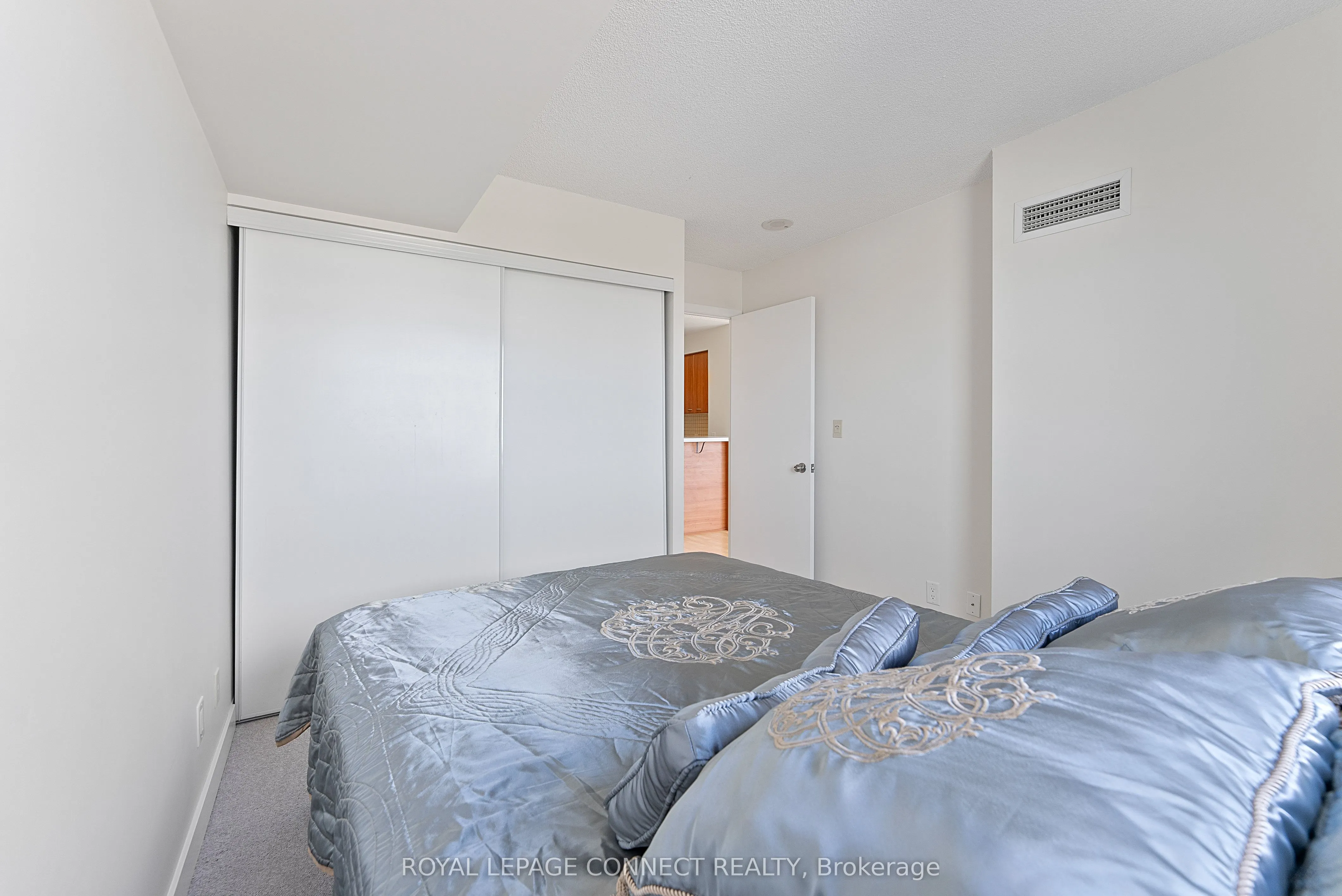 36 Lee Centre Drive, #1712