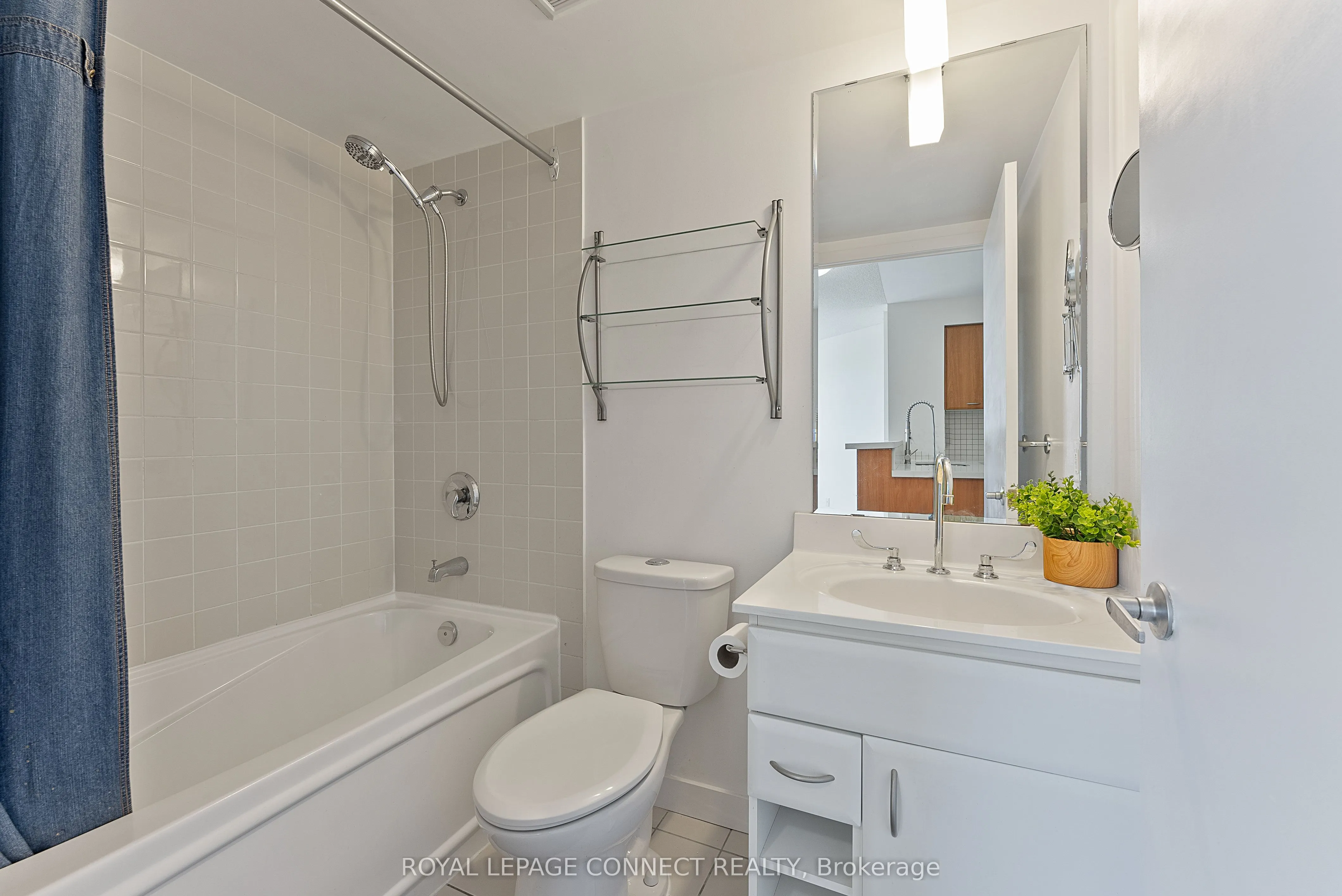 36 Lee Centre Drive, #1712