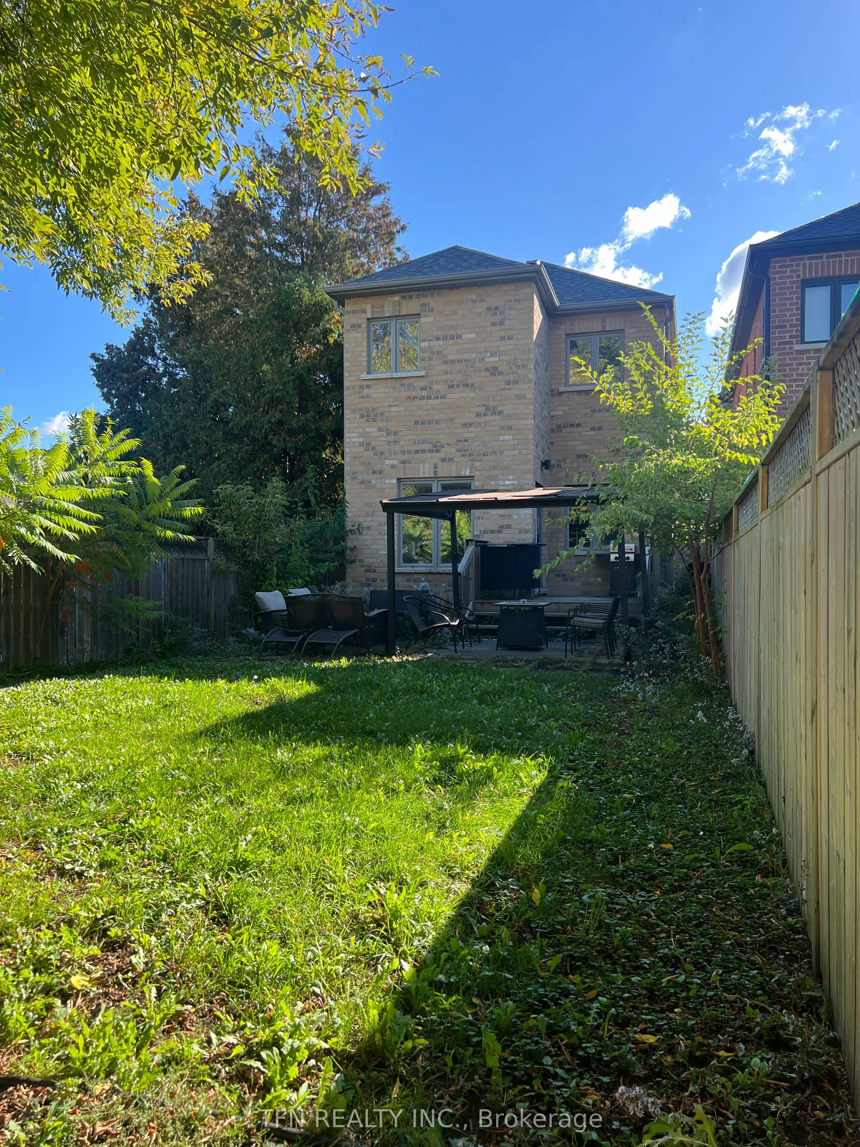 282B Aylesworth Avenue