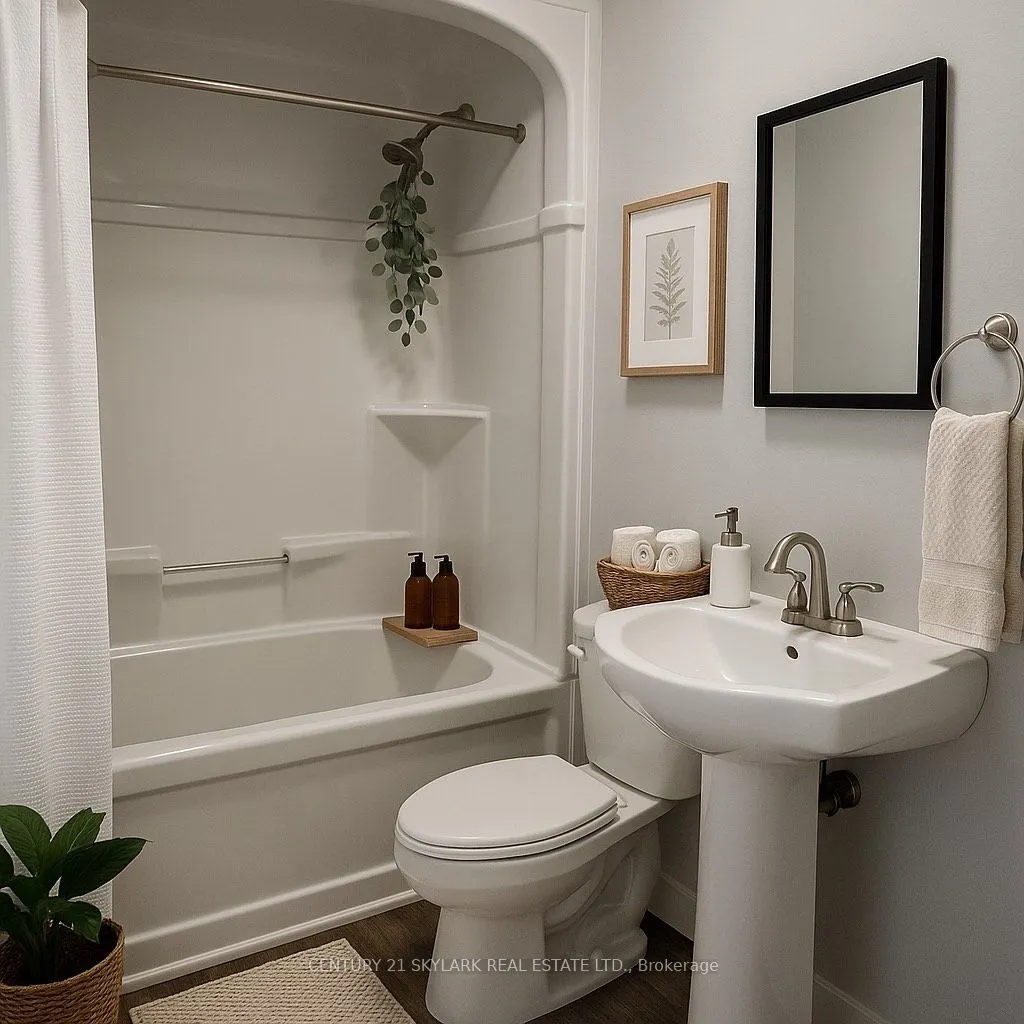 8 Wellington Street, #4
