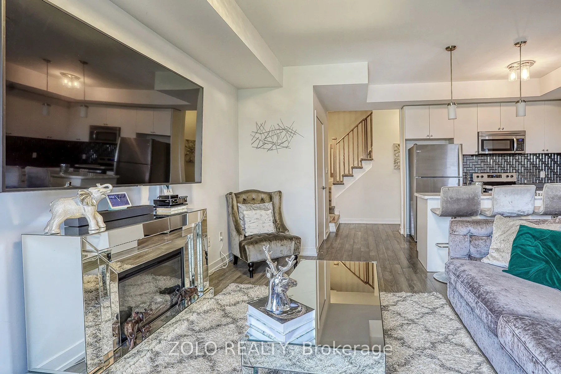 1555 Kingston Road, #218