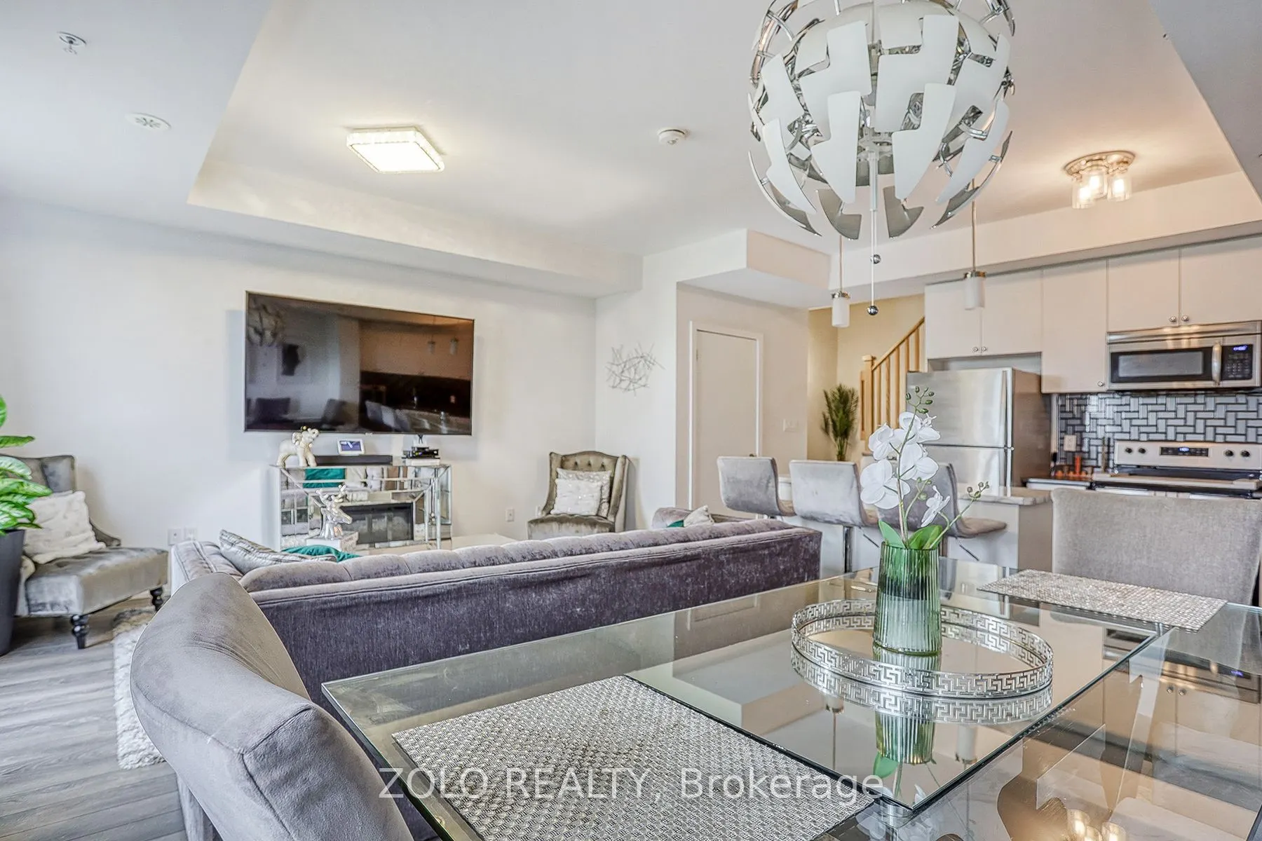 1555 Kingston Road, #218
