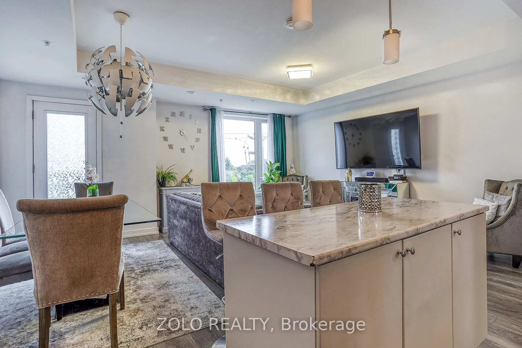 1555 Kingston Road, #218