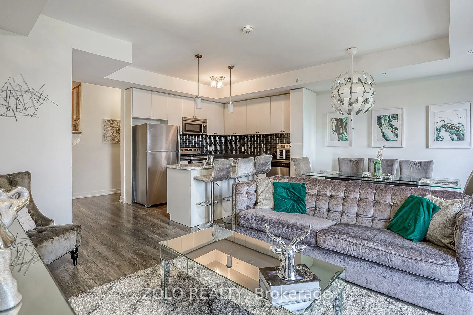 1555 Kingston Road, #218