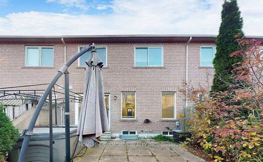 106 Stokely Crescent