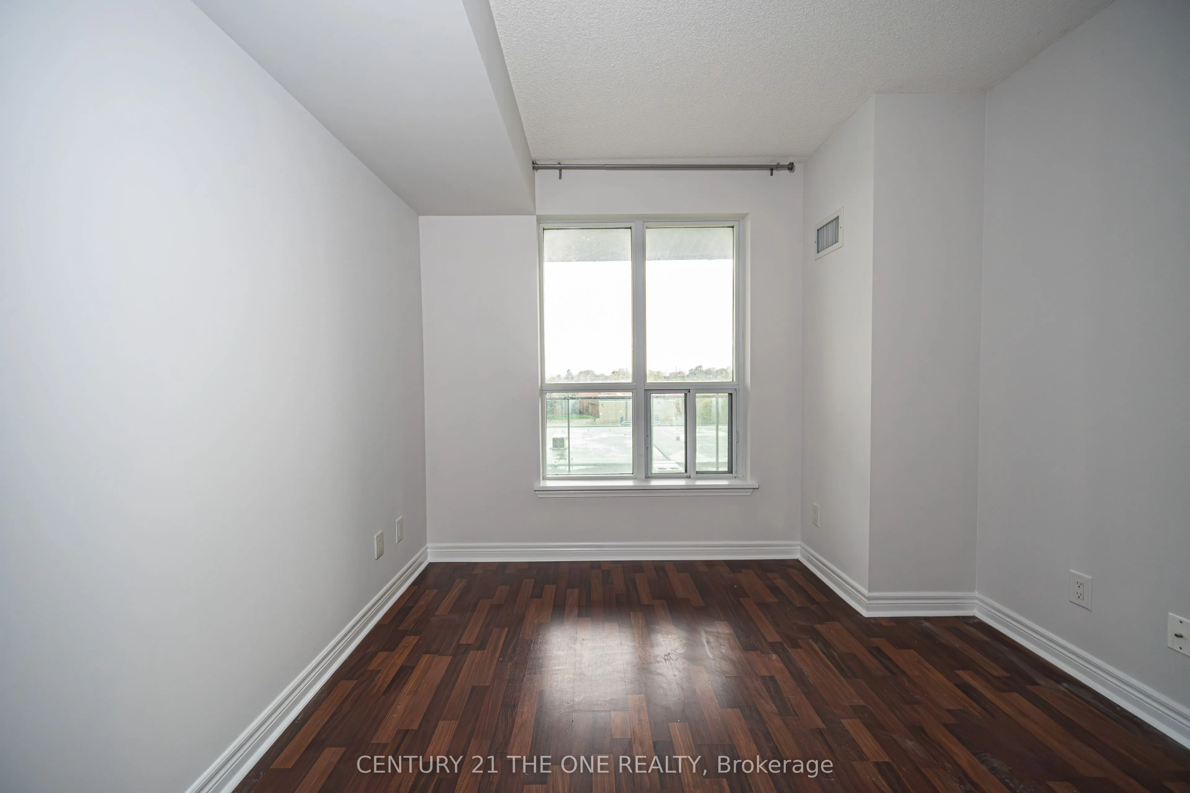 60 Fairfax Crescent, #519