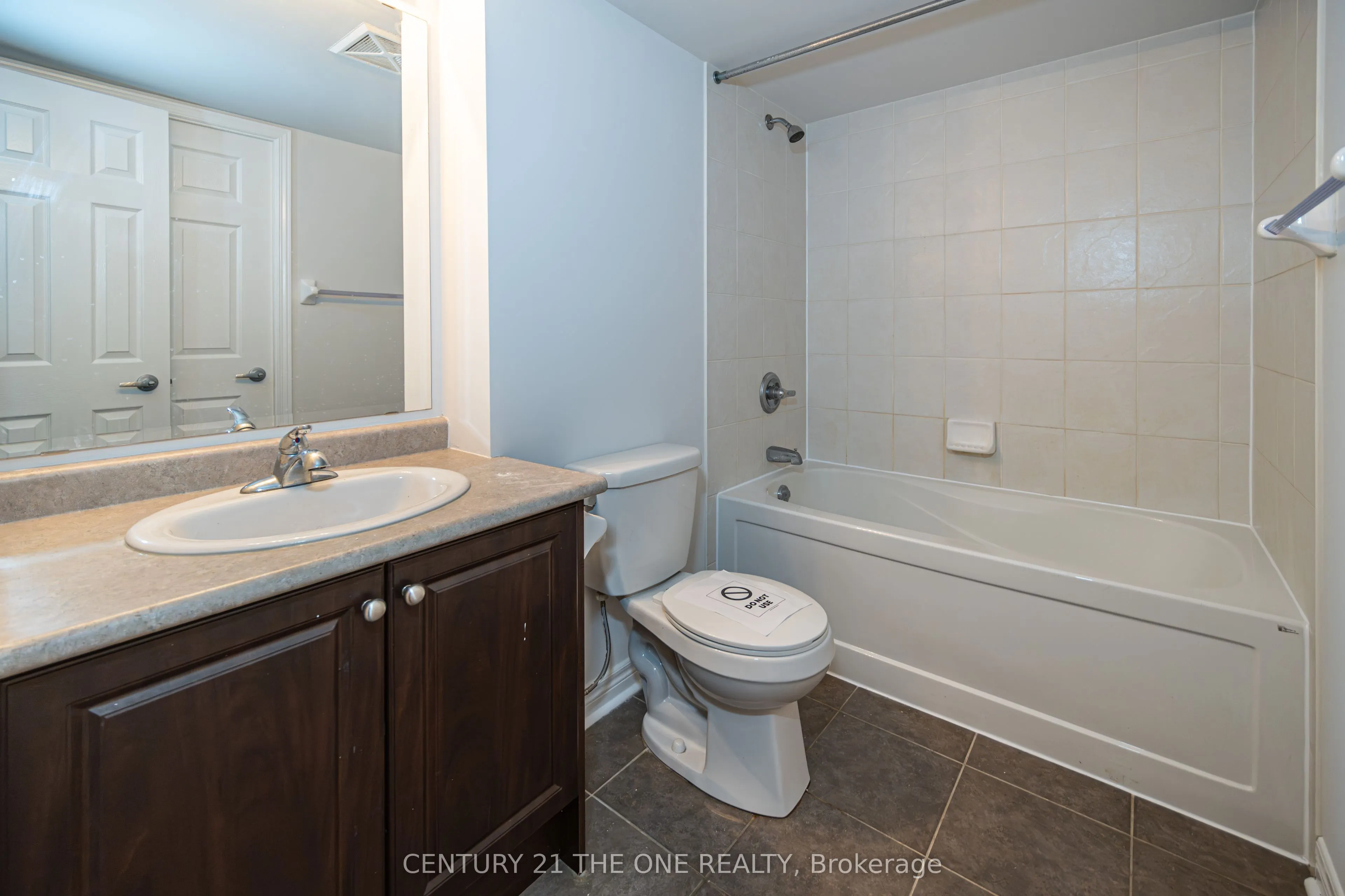 60 Fairfax Crescent, #519
