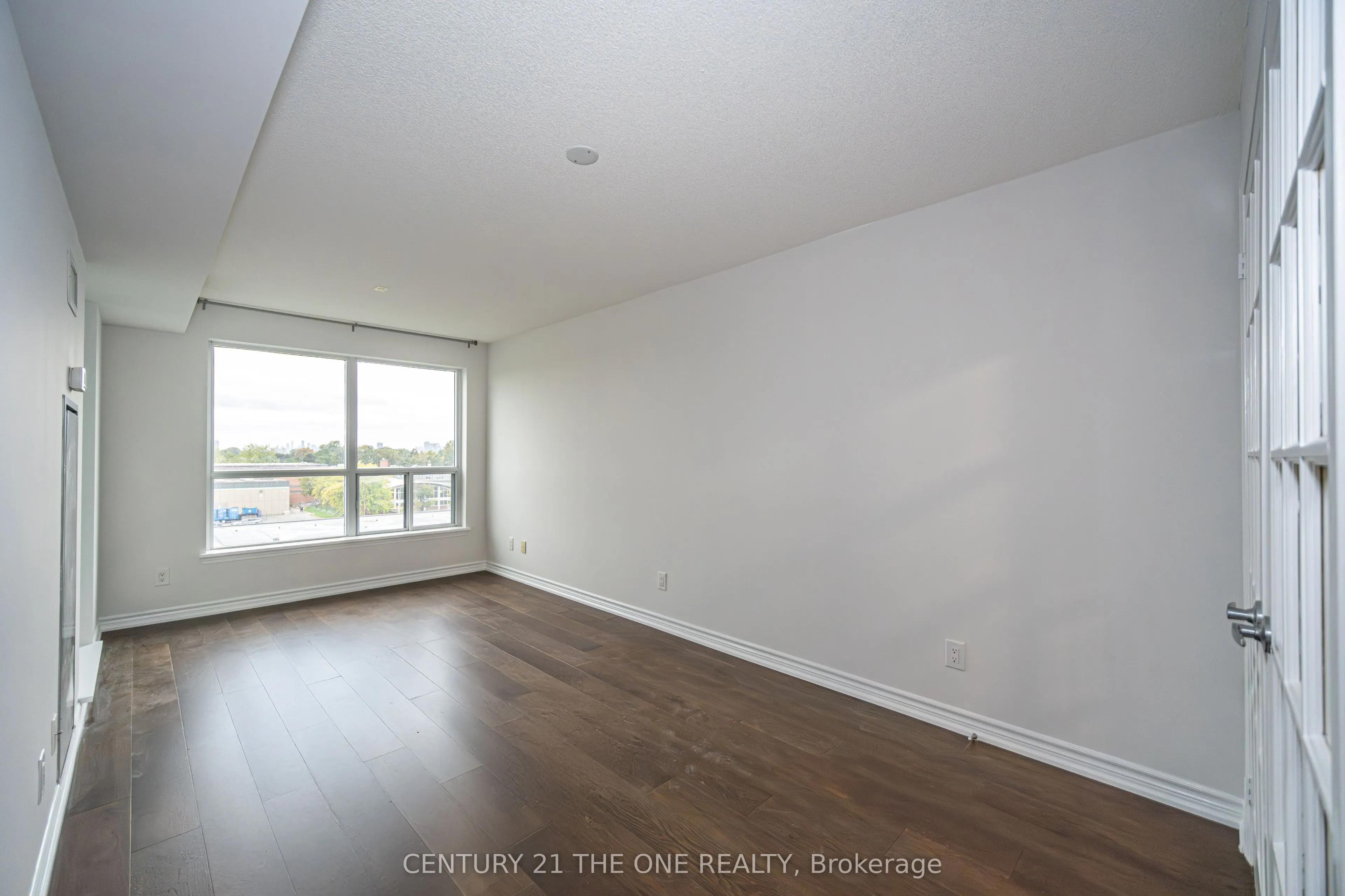 60 Fairfax Crescent, #519
