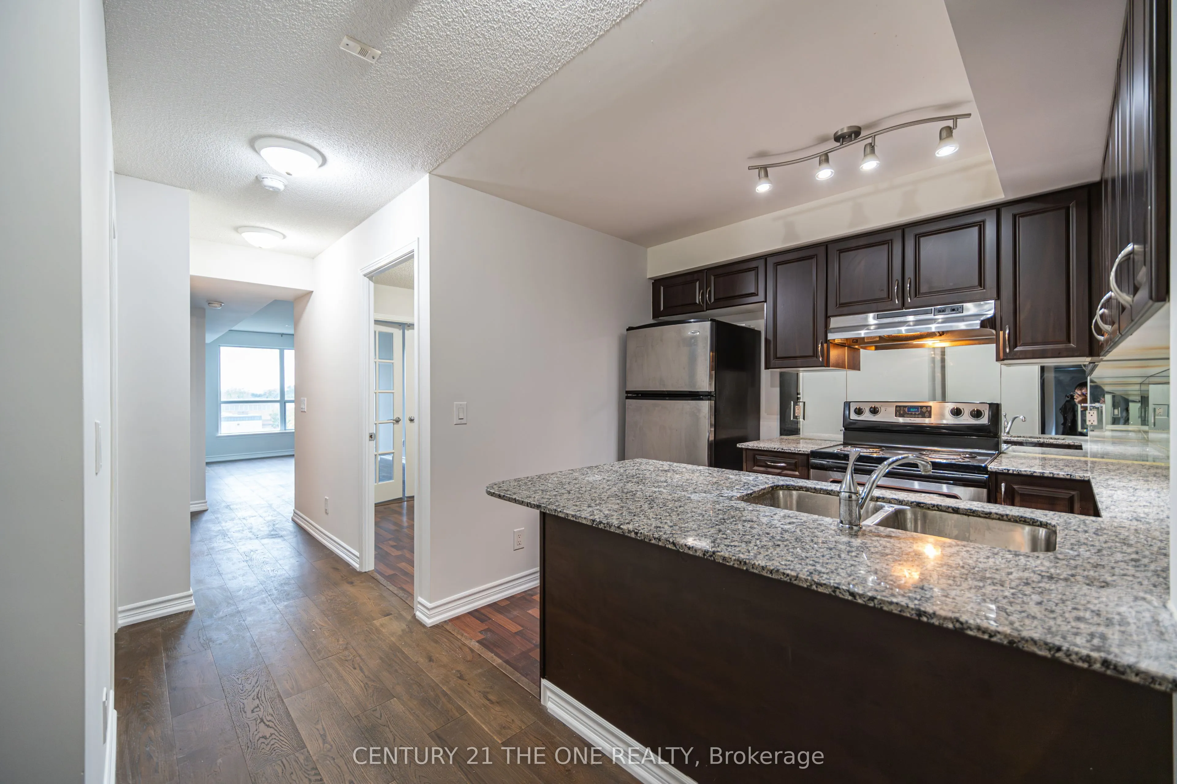 60 Fairfax Crescent, #519