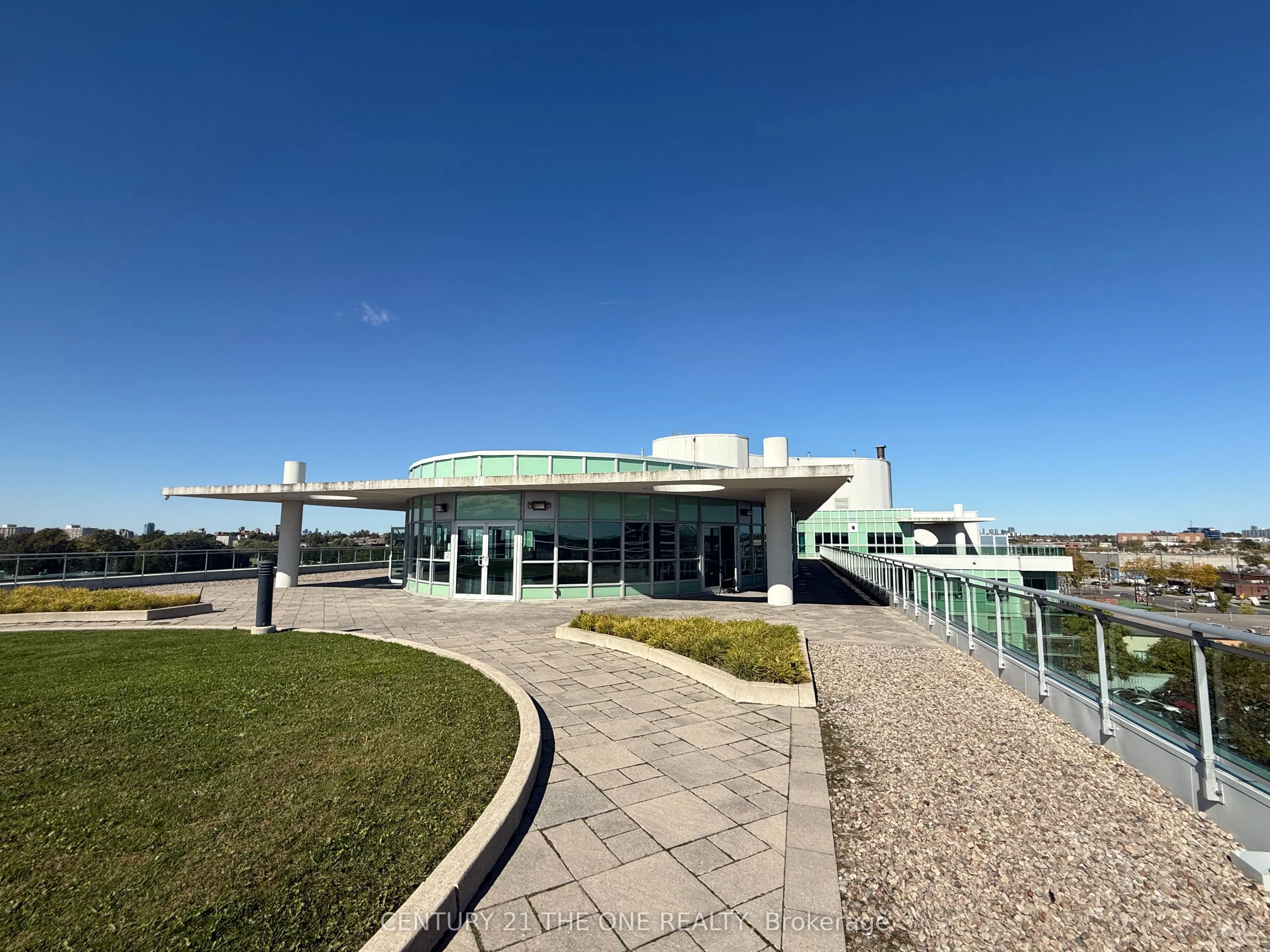 60 Fairfax Crescent, #519