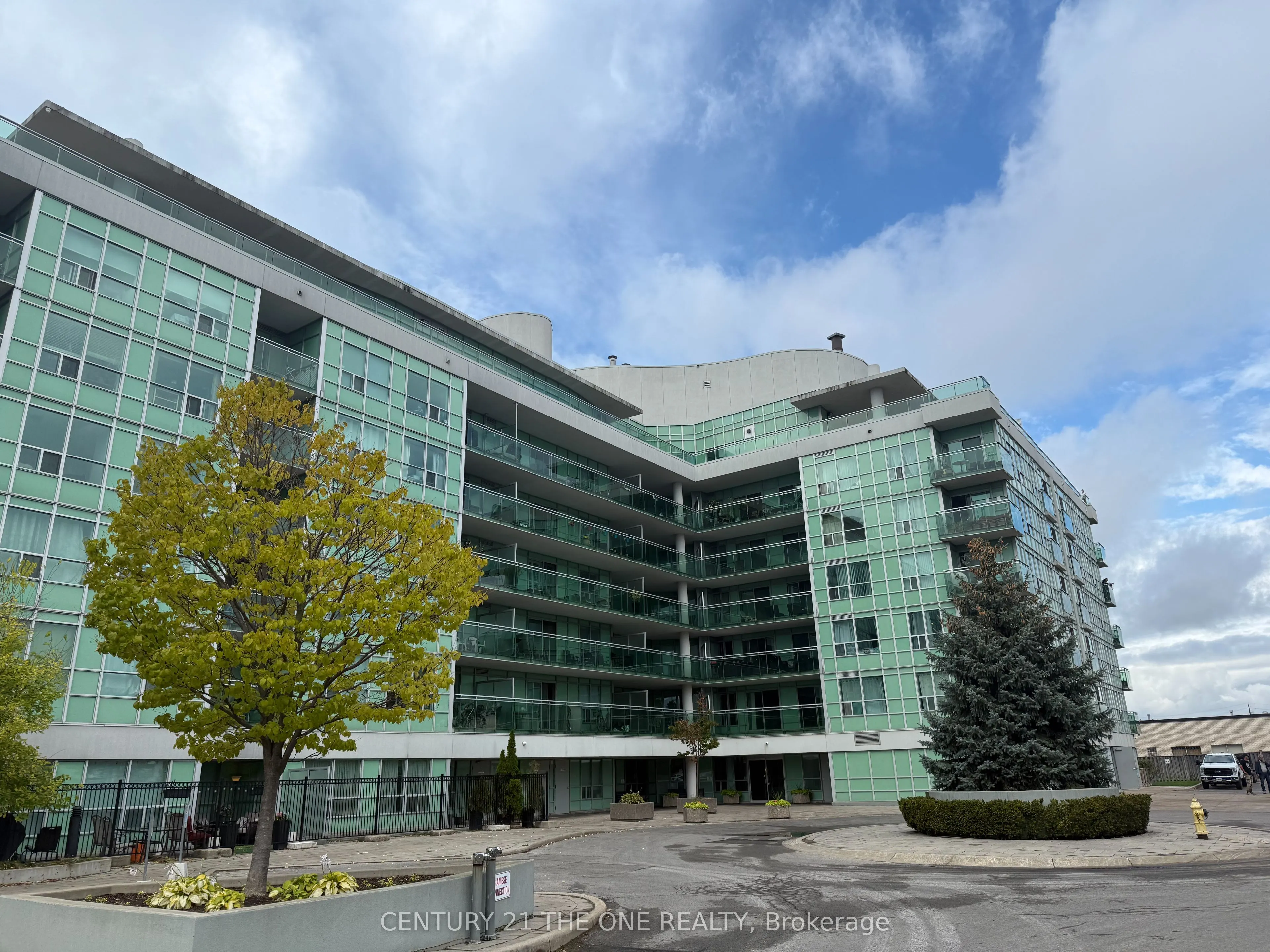 60 Fairfax Crescent, #519