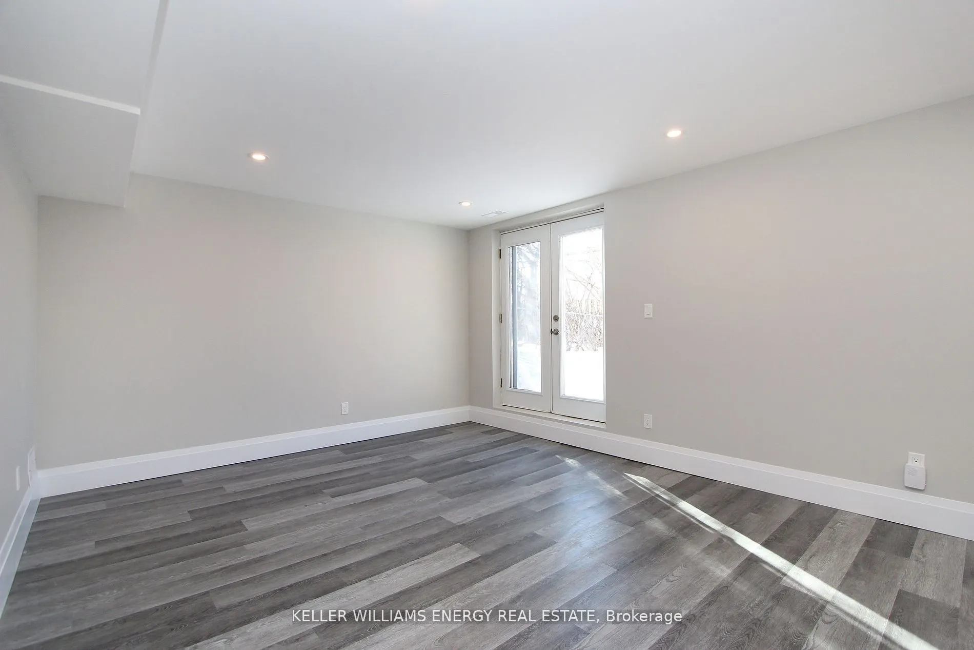 634 Wilson Road N, #Lower