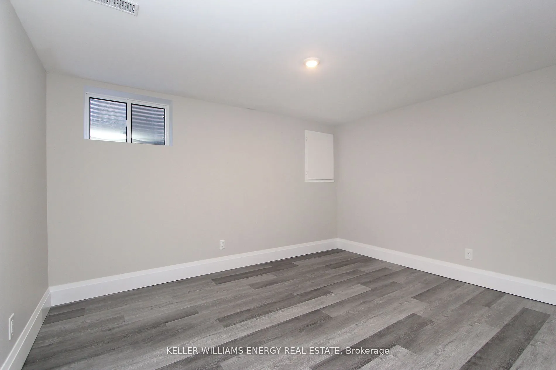 634 Wilson Road N, #Lower