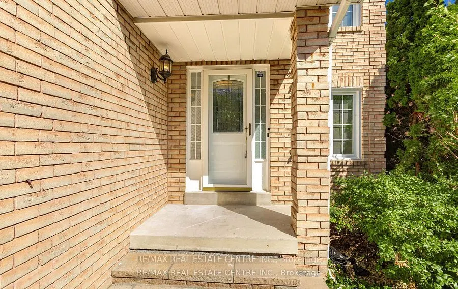 42 Howes Street