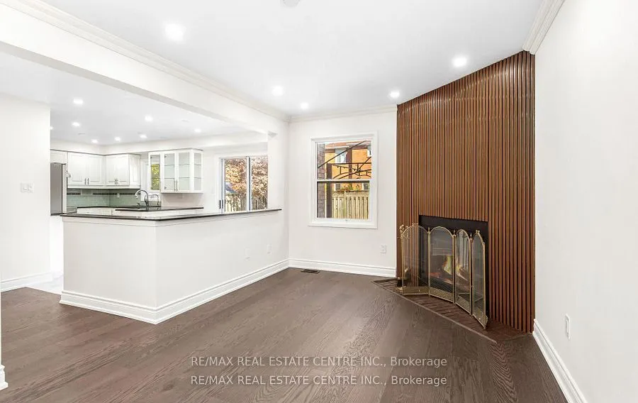 42 Howes Street