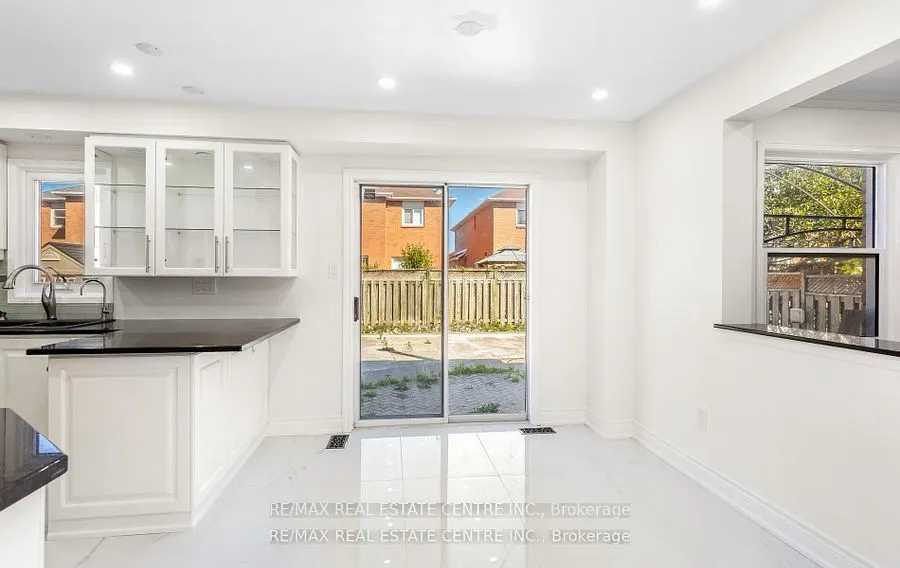 42 Howes Street